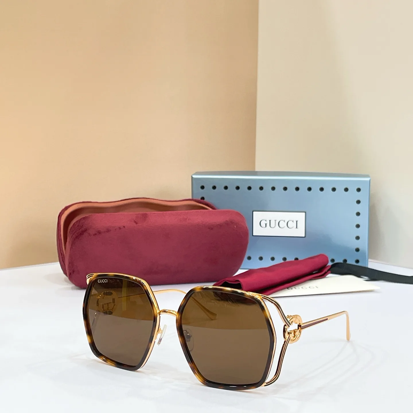 Очки Gucci 17381276