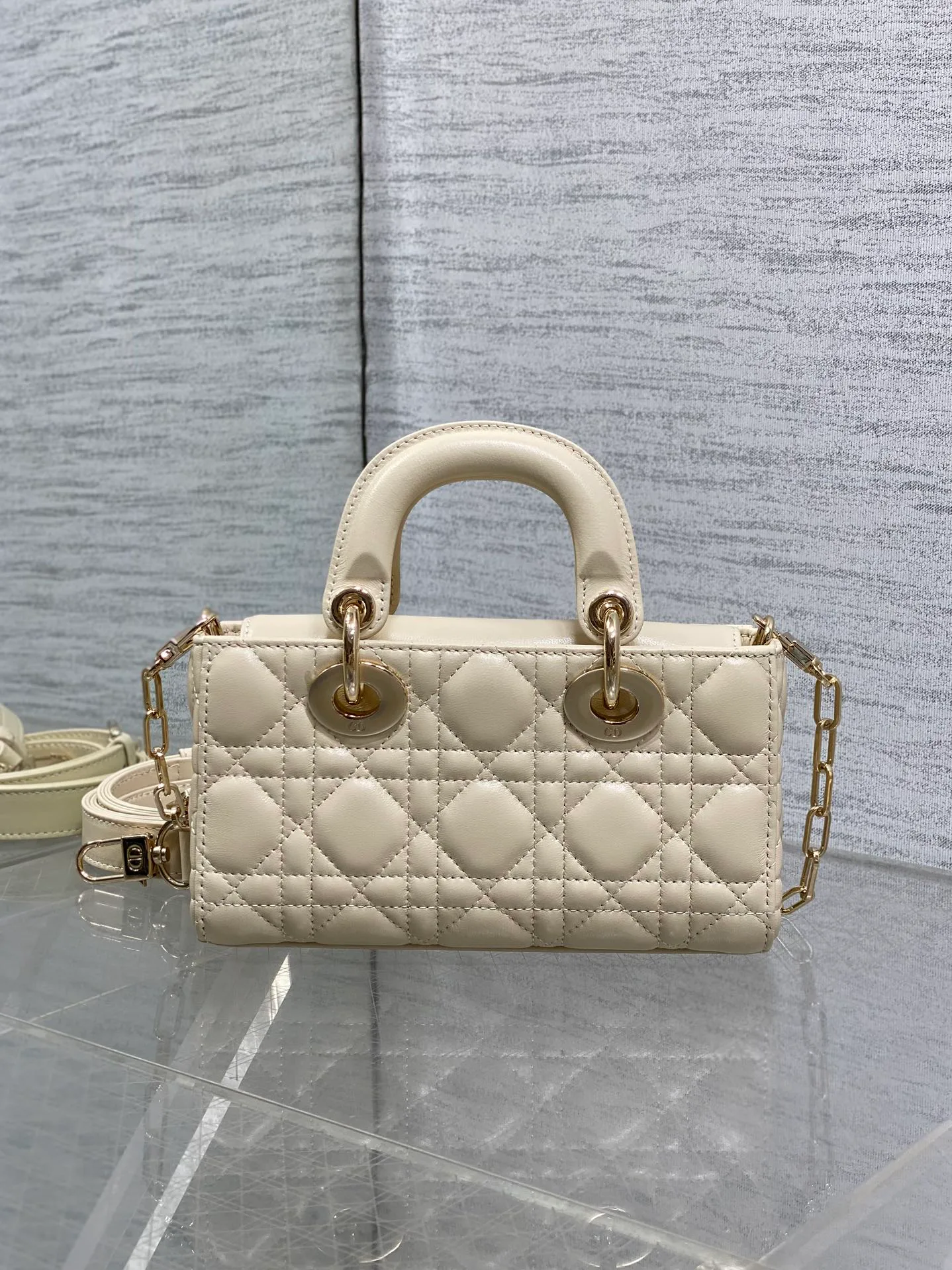 Классические Сумки Женские Christian Dior 11685172