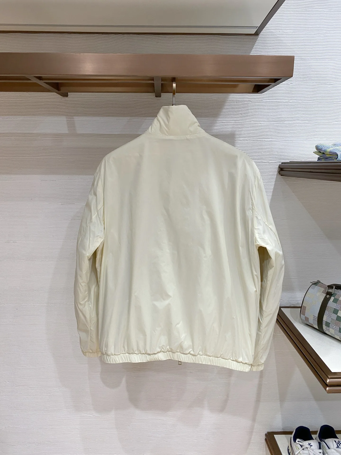 Куртки И Пуховики Мужские Moncler 11504059