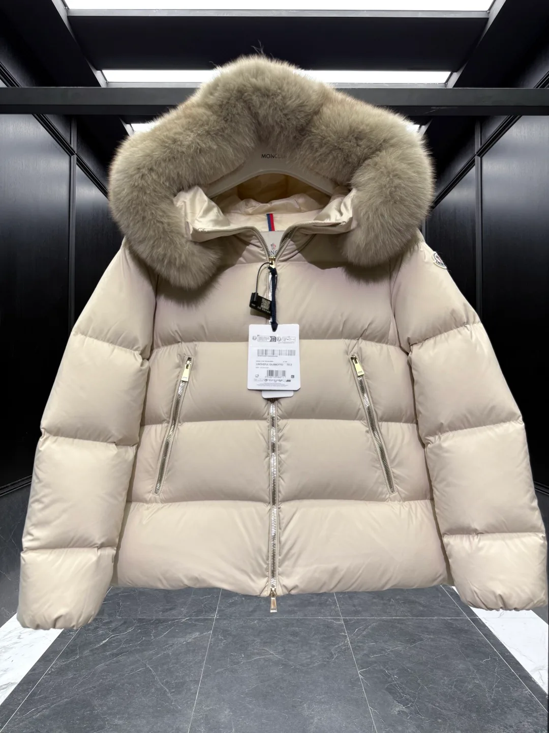 Куртки И Пуховики Женские Moncler 17964585