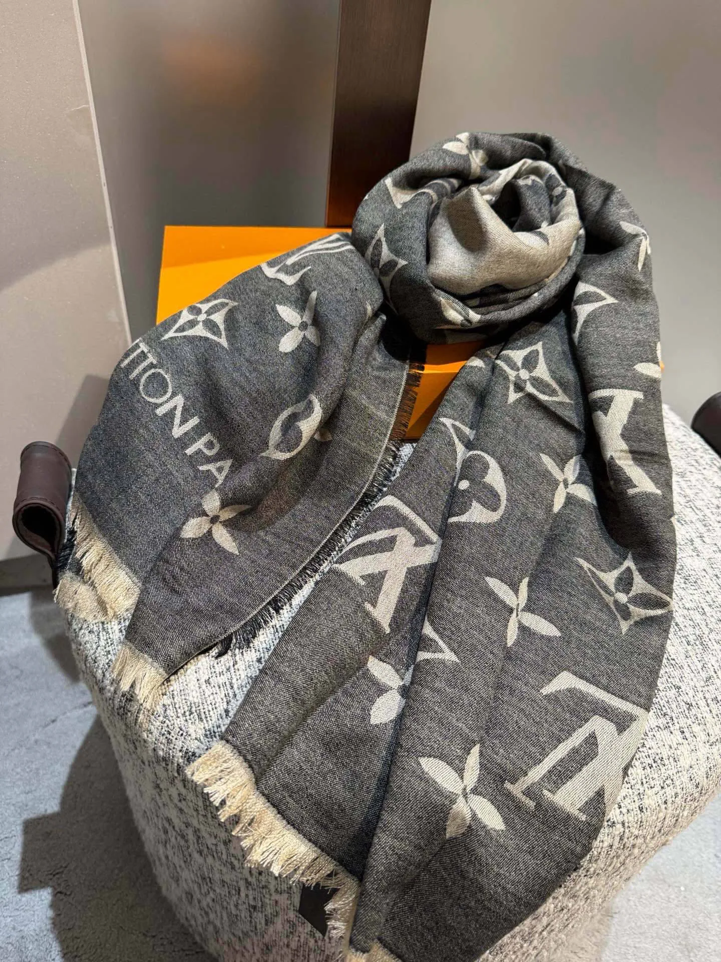 Шарфы Louis Vuitton 752660