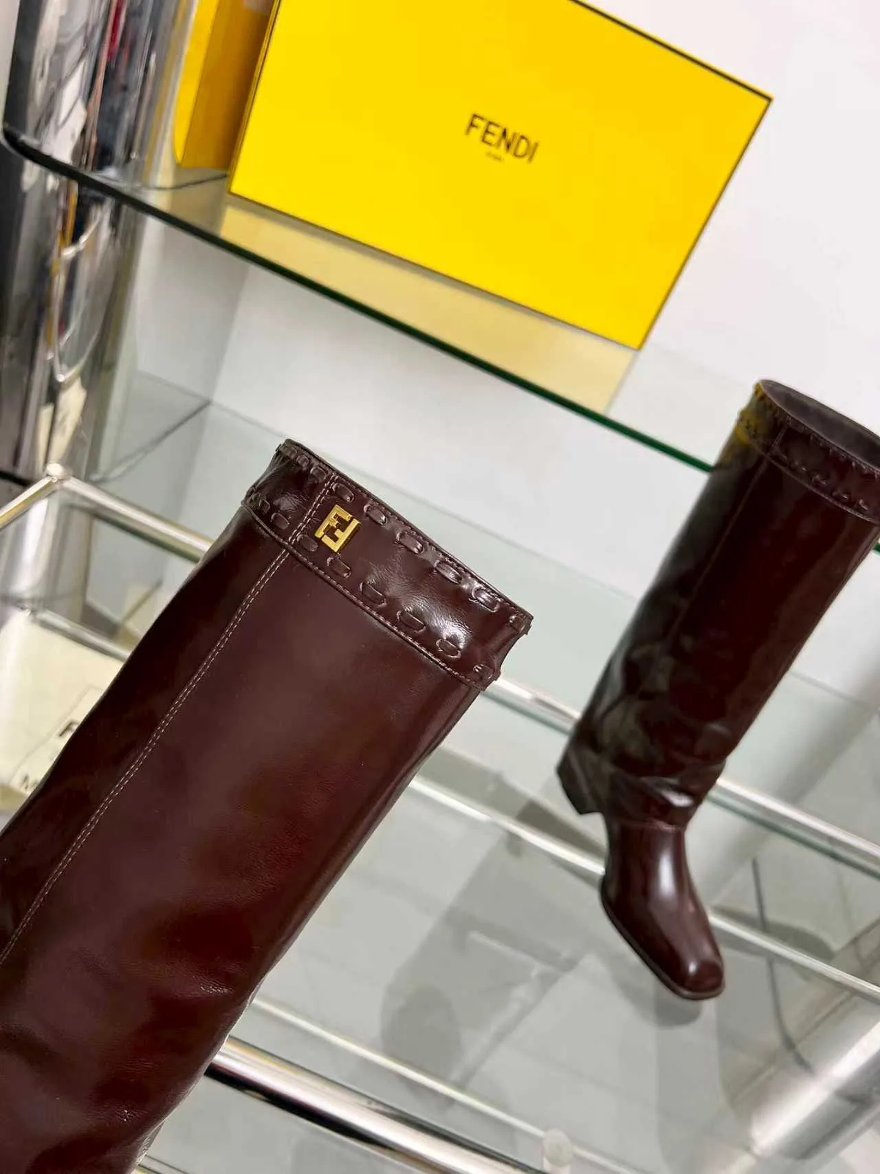 Сапоги Женские Fendi 18104317