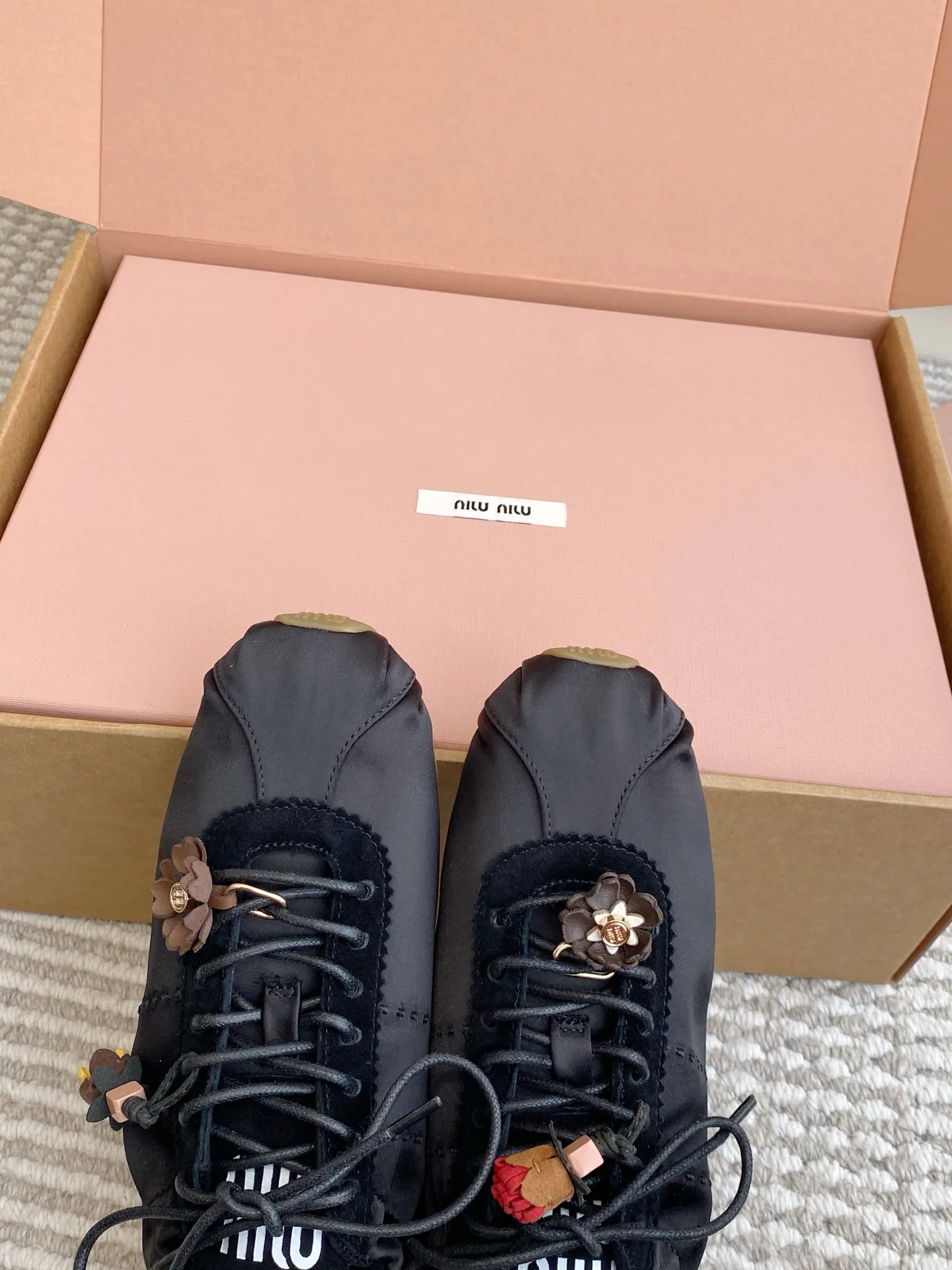 Кроссовки Женские Miu Miu 10957630