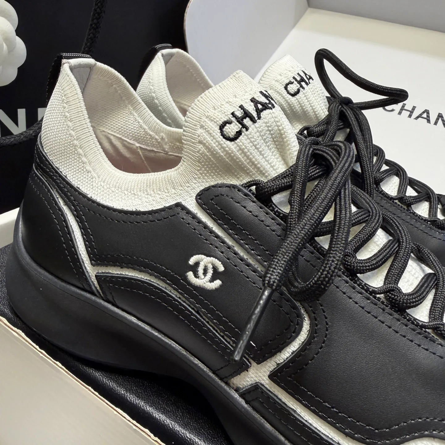 Кроссовки Женские Chanel 17877251