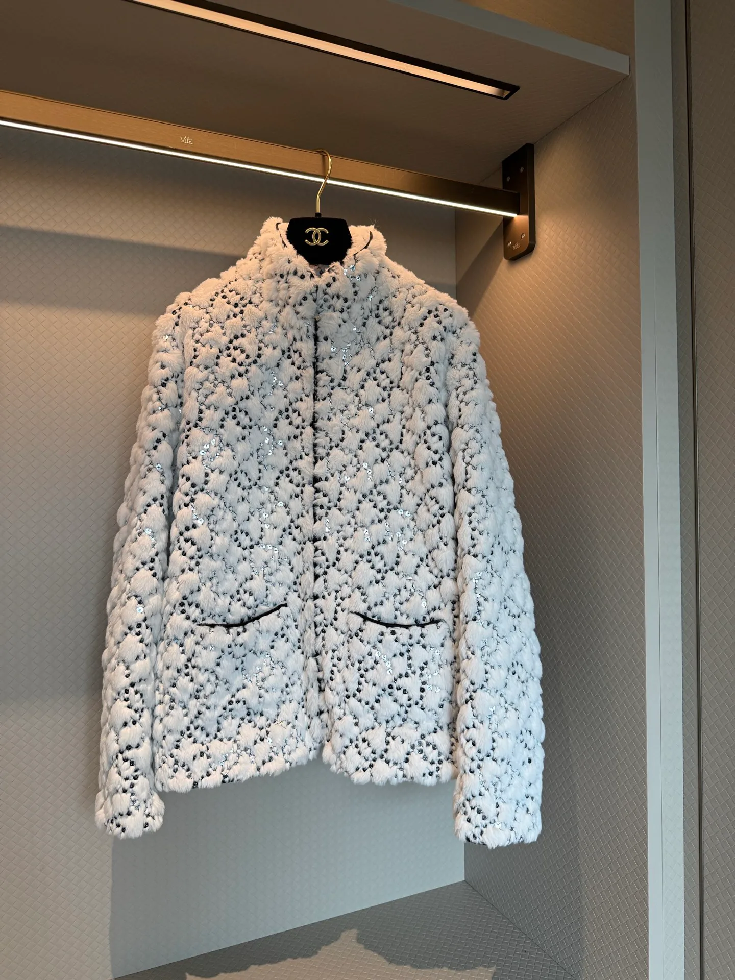 Куртки И Пуховики Женские Chanel 317441