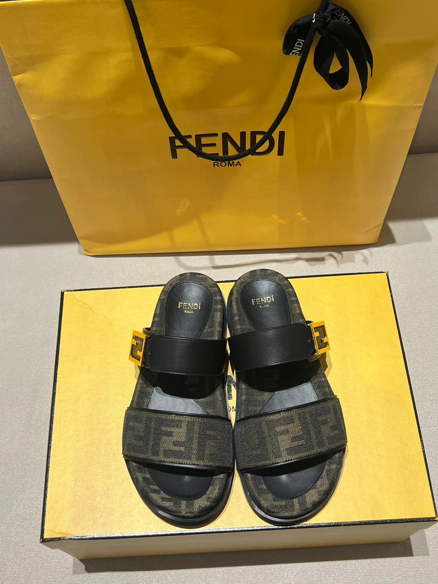 Сандалии Женские Fendi 11620513