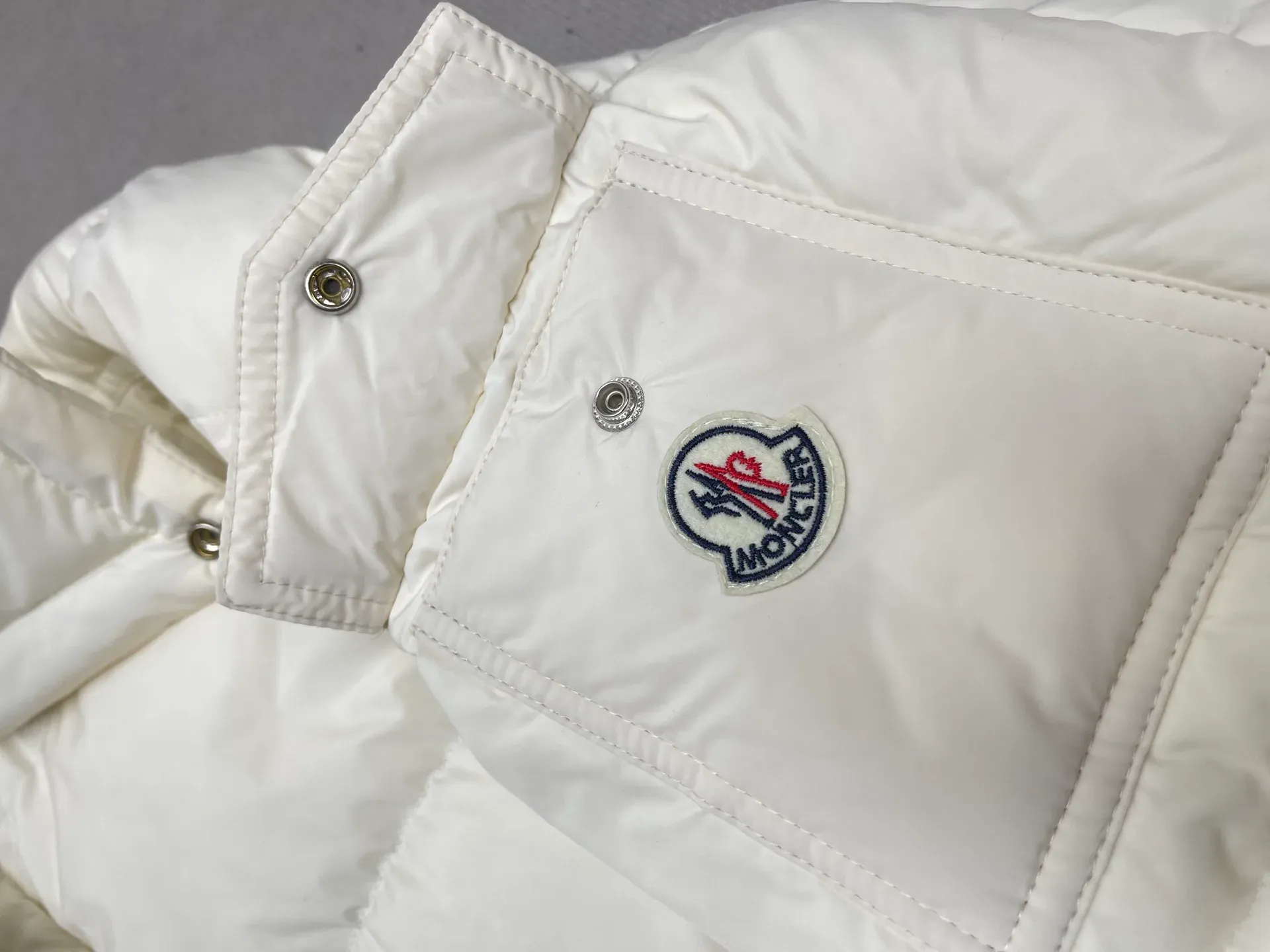 Куртки И Пуховики Женские Moncler 5379383
