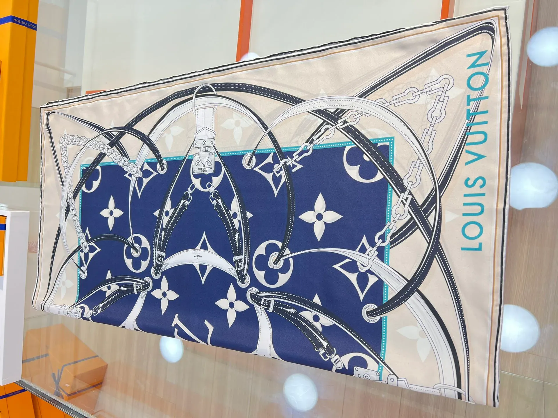 Шарфы Louis Vuitton 16270