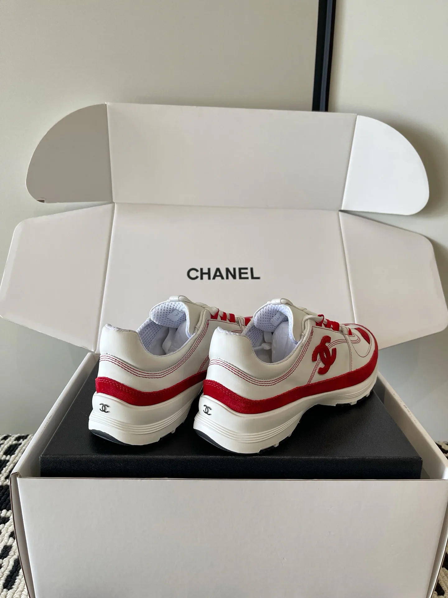 Кроссовки Женские Chanel 18283700