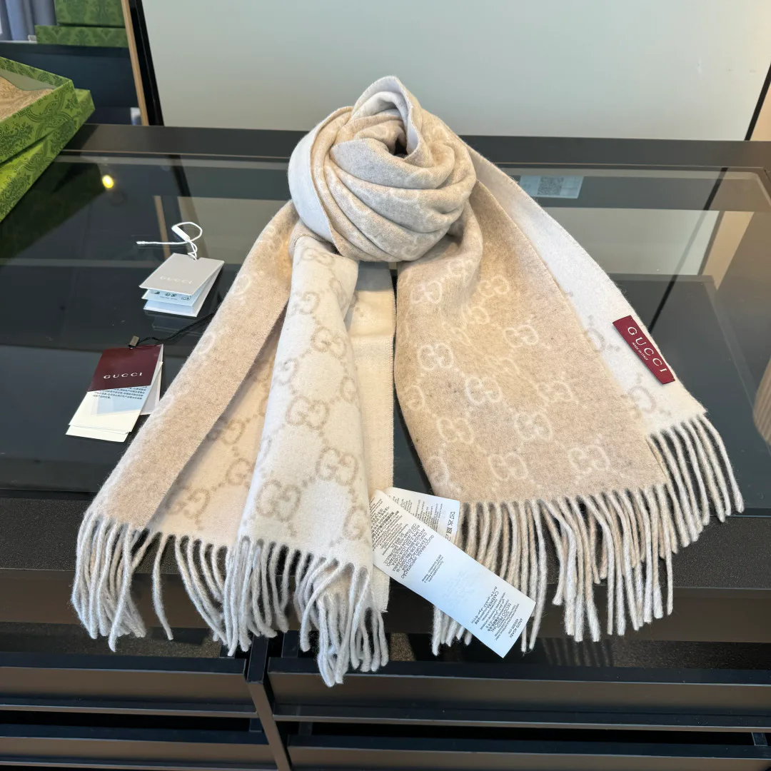 Шарфы Gucci 18104889