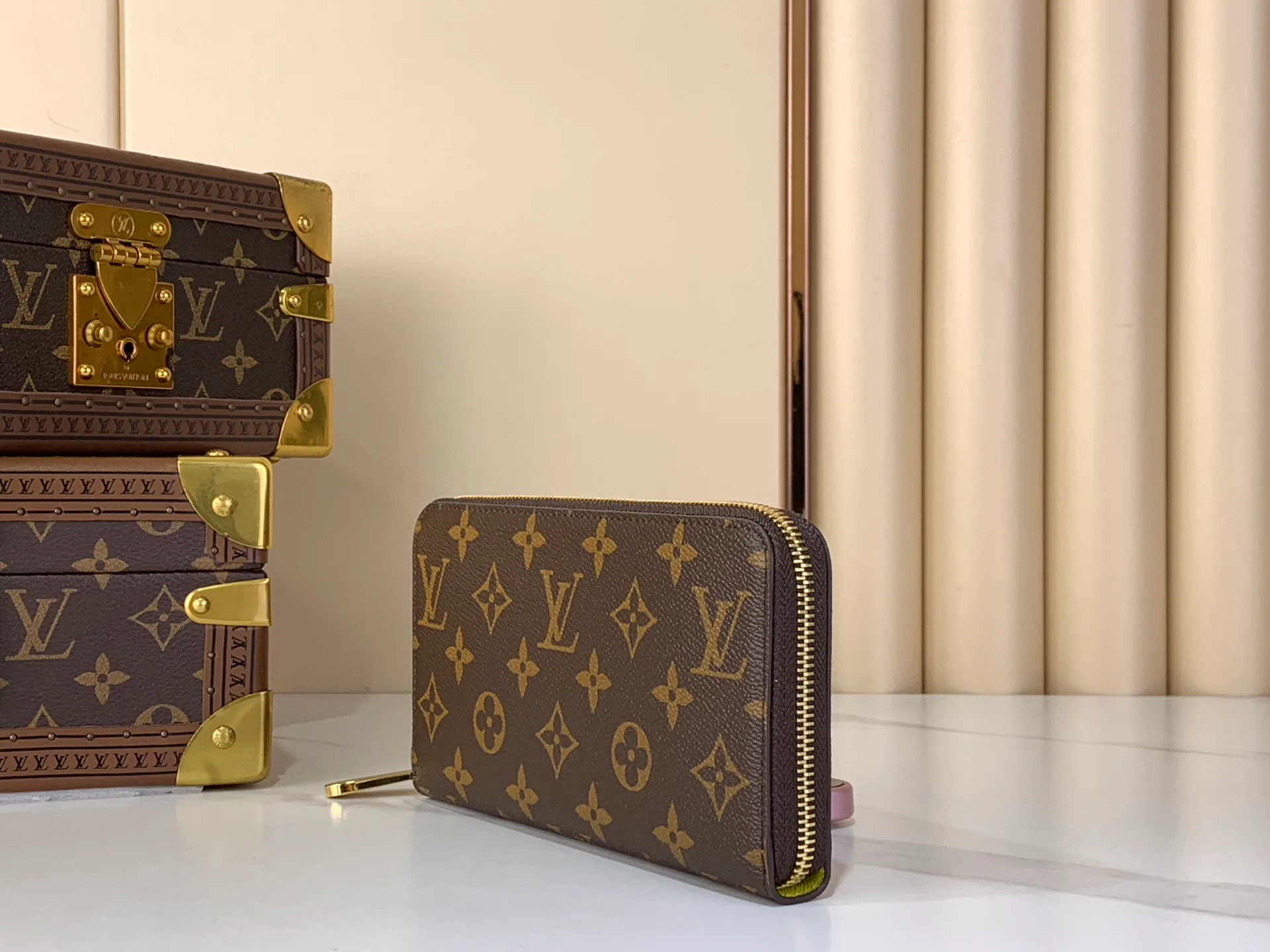 Классические Сумки Женские Louis Vuitton 13582759