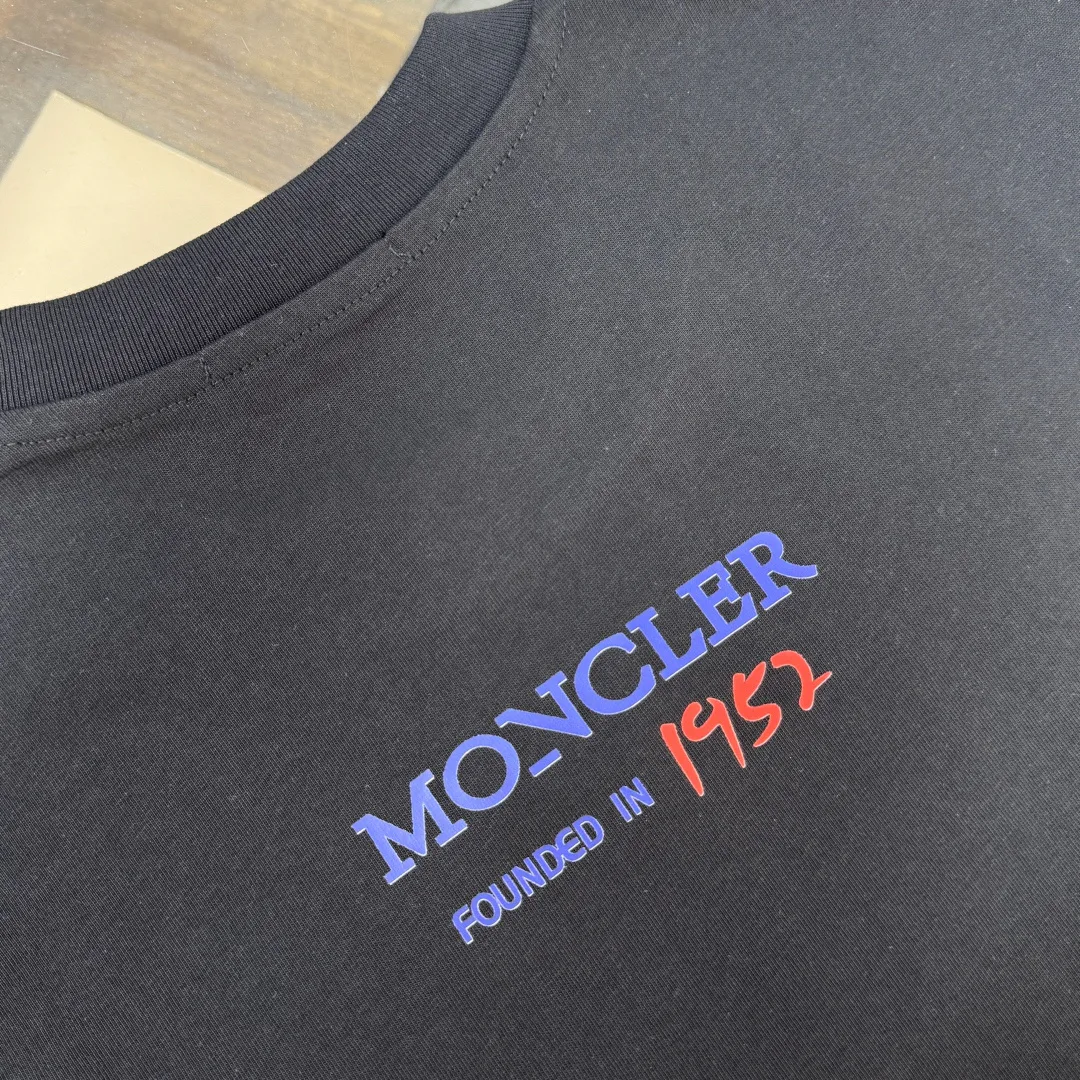 Футболки Женские Moncler 10292171