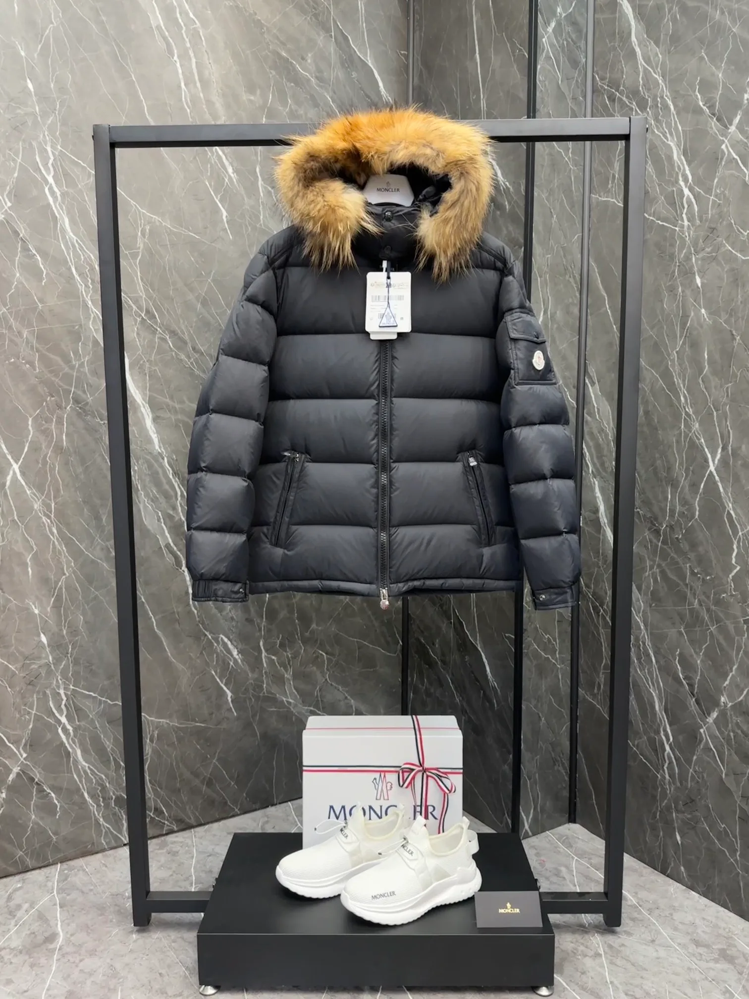 Куртки И Пуховики Мужские Moncler 407305