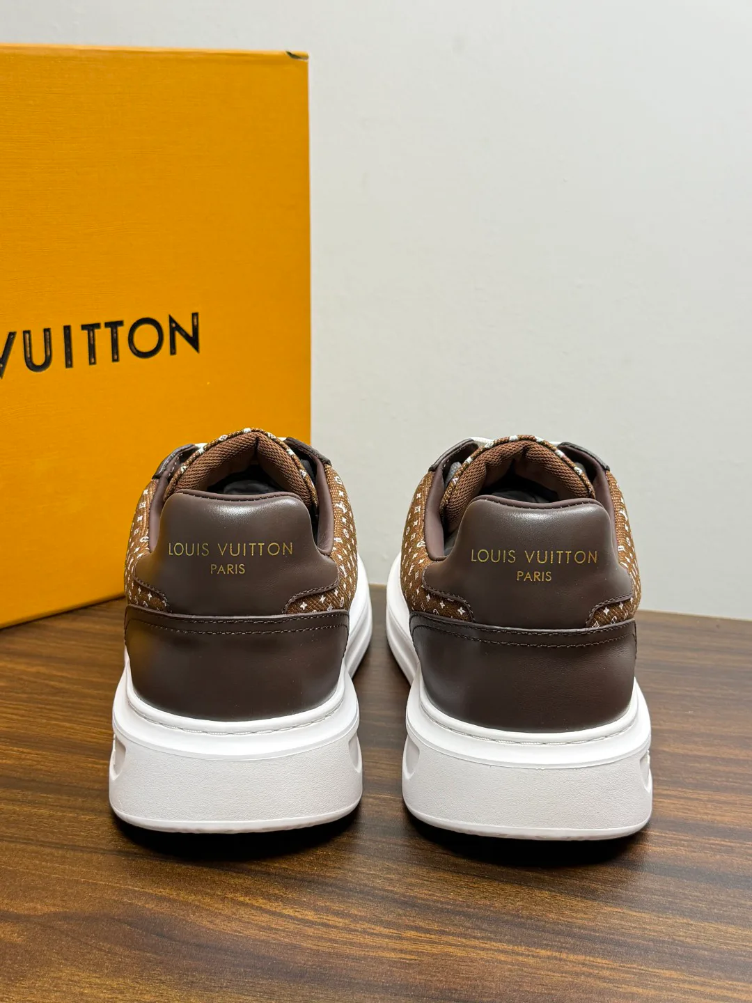 Кроссовки Мужские Louis Vuitton 19623458
