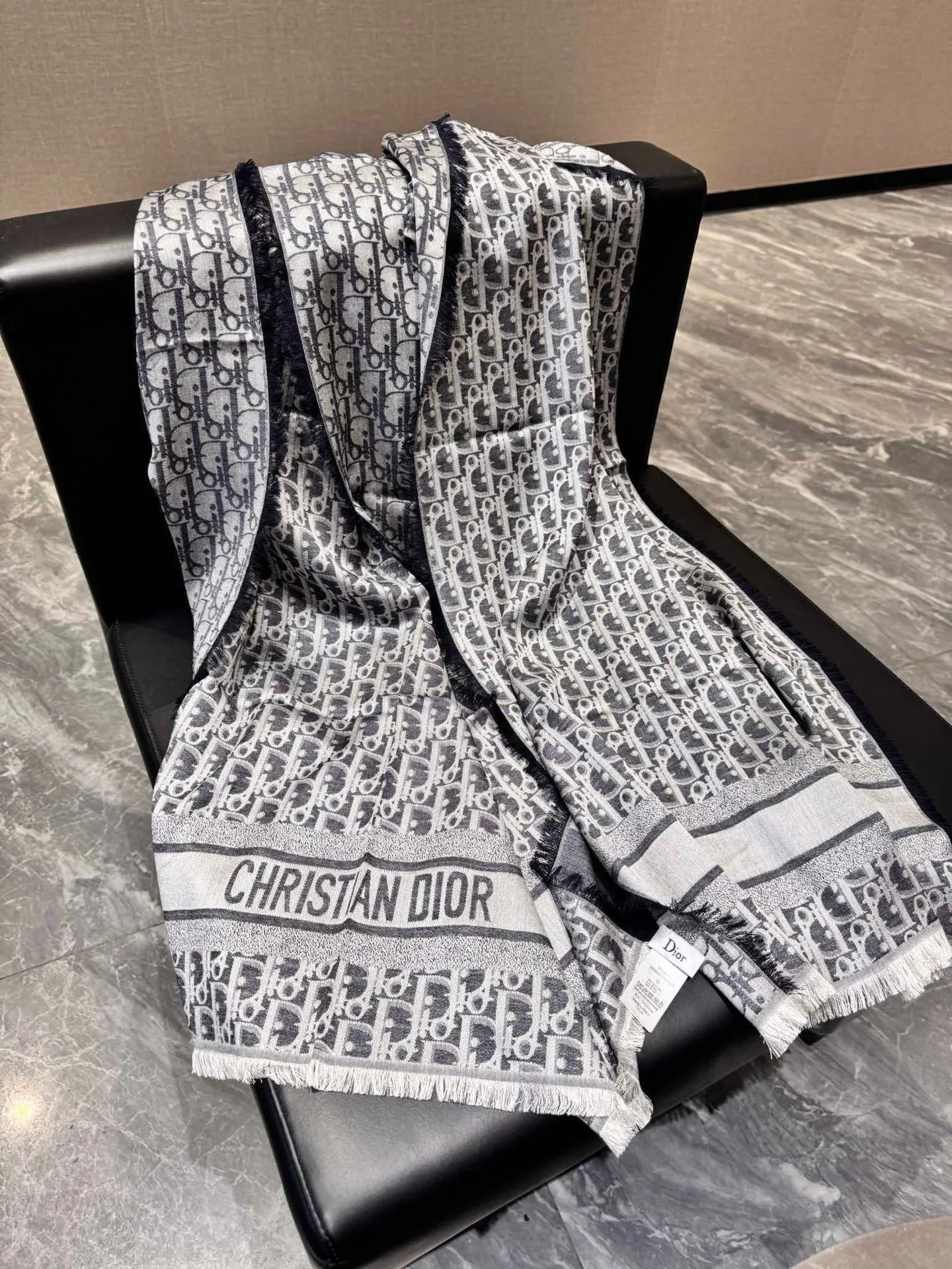 Шарфы Christian Dior 18627375