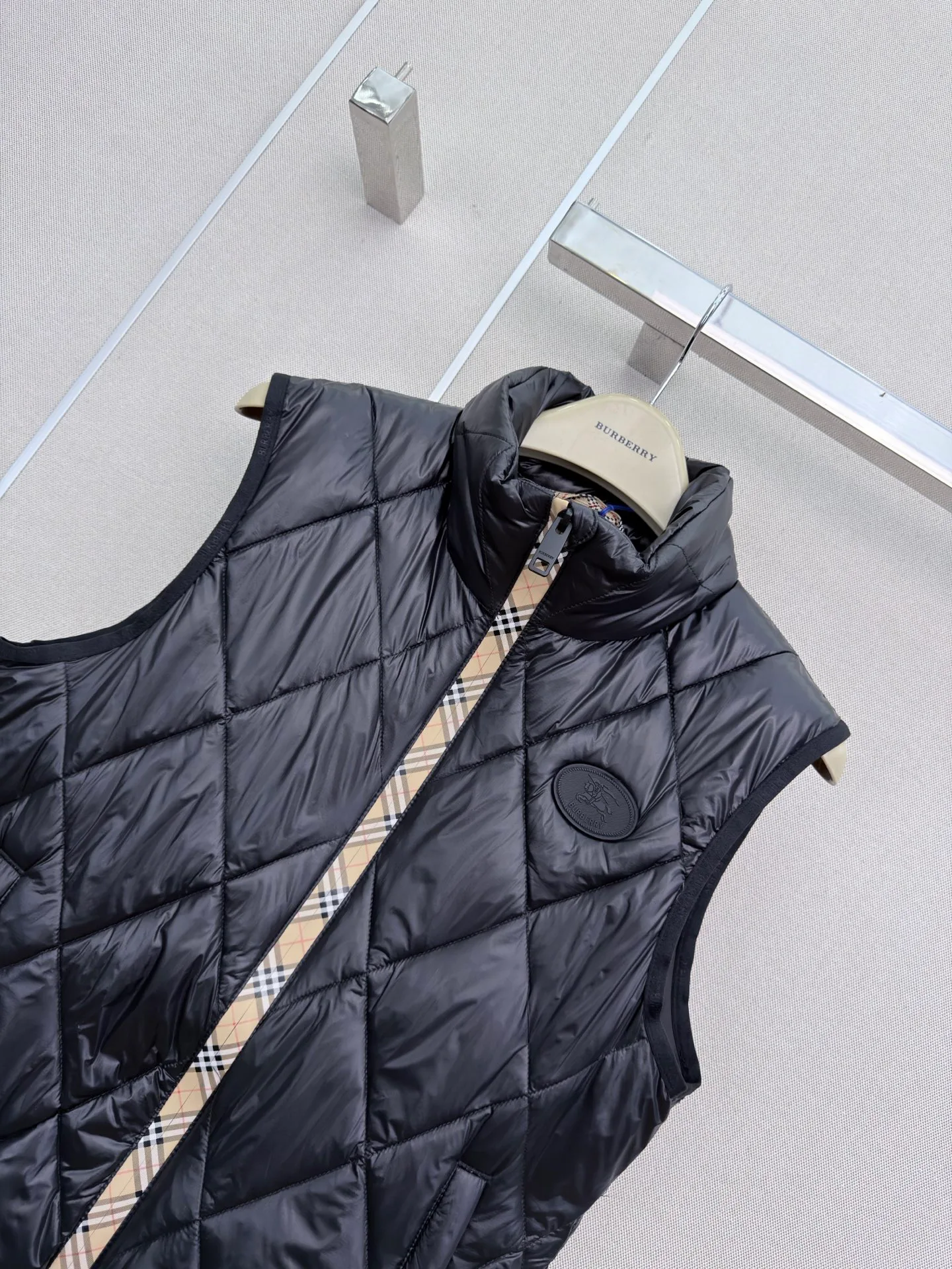 Жилеты Женские Burberry 18839030