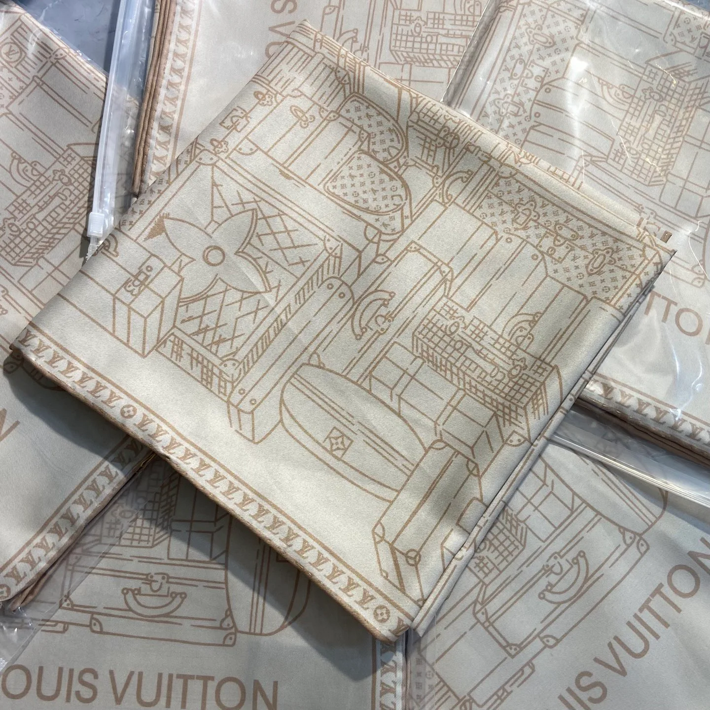 Платки Louis Vuitton 17608793