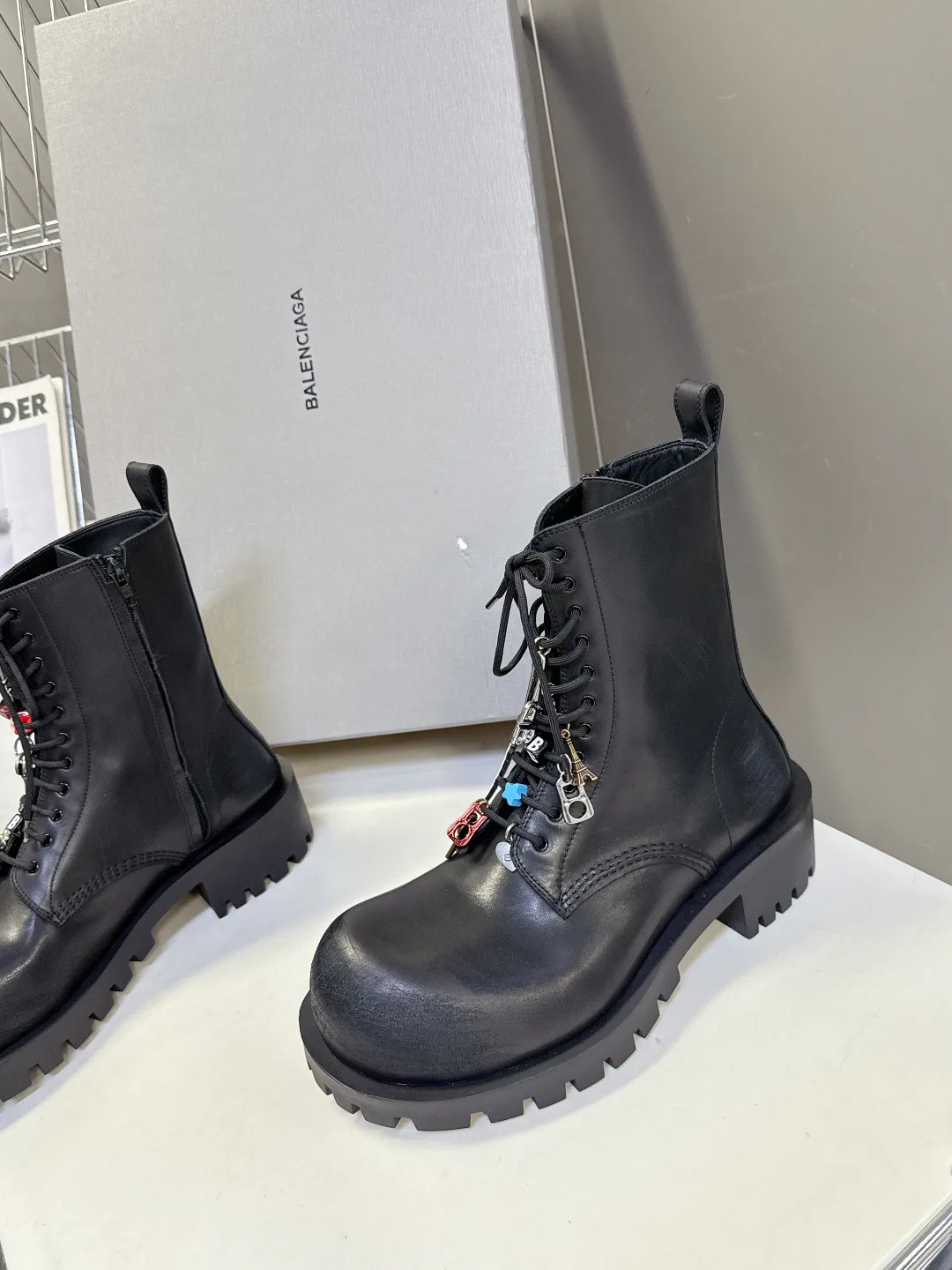 Ботинки Мужские Balenciaga 17449307