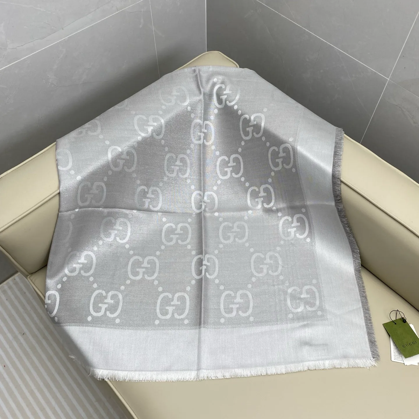 Платки Gucci 6086060