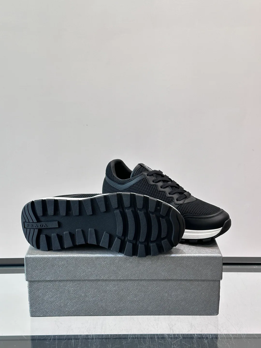 Кроссовки Мужские Prada 17349412