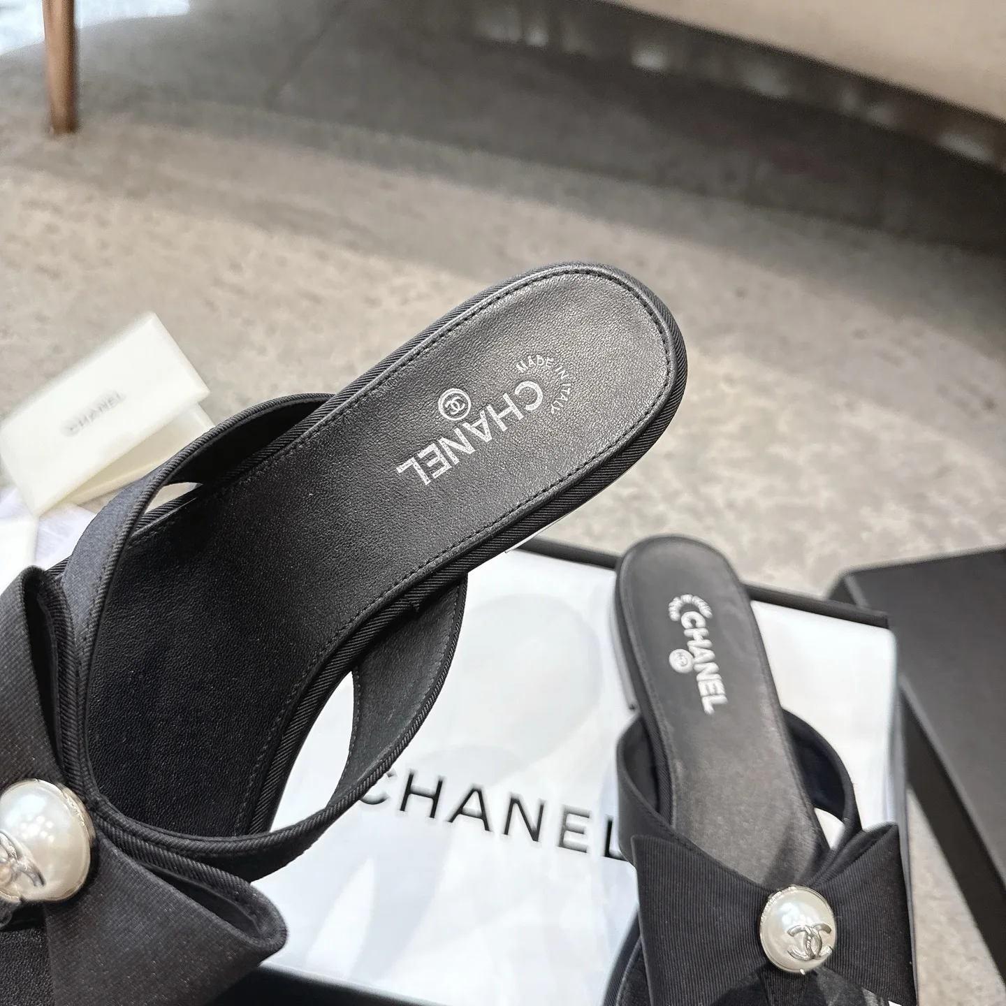 Шлепанцы Женские Chanel 17572292