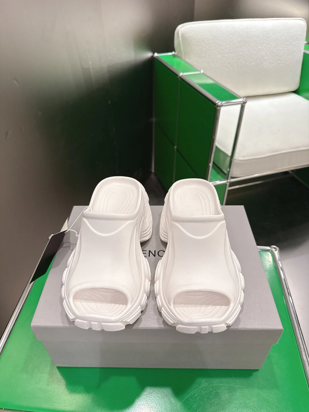 Шлепанцы Женские Balenciaga 13152763