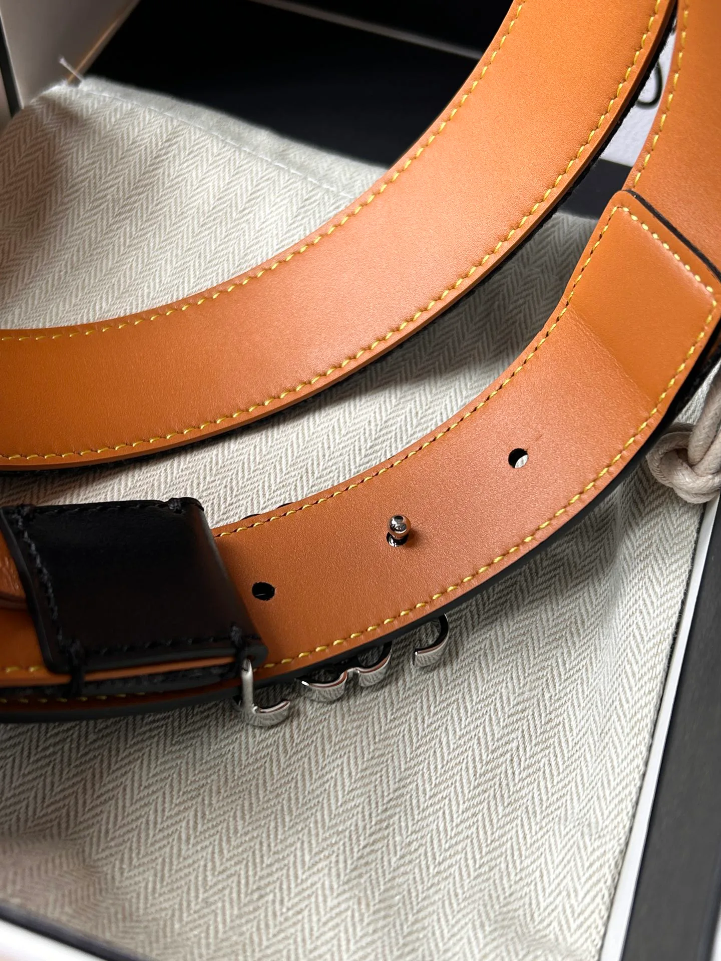 Ремни Loewe 11704494