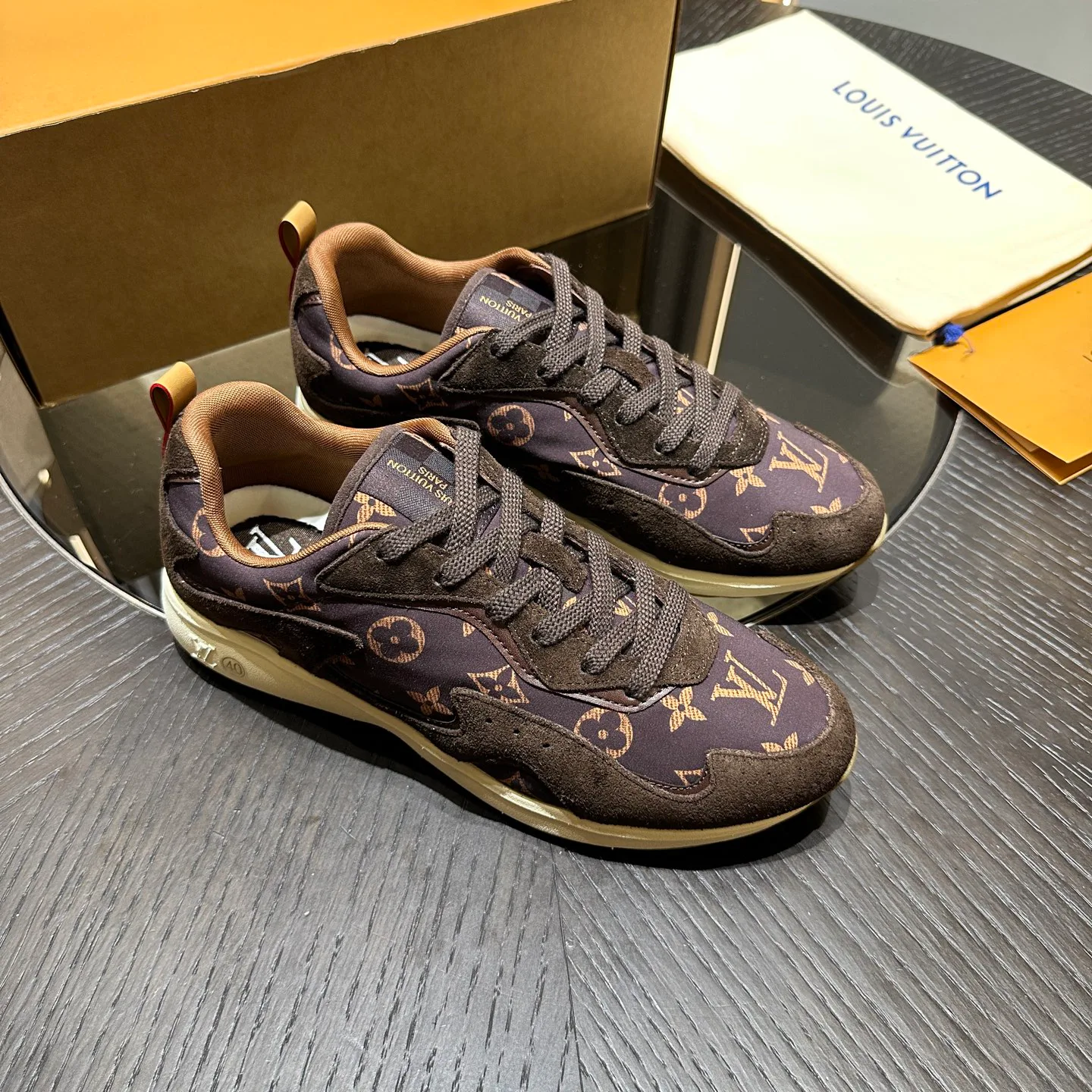 Кроссовки Мужские Louis Vuitton 18694178
