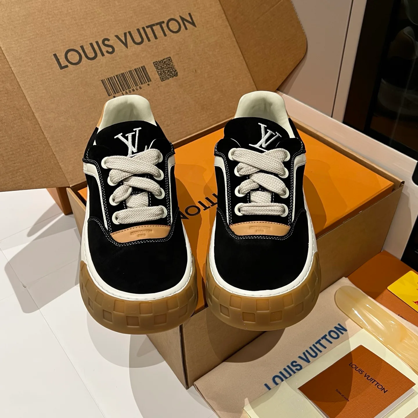 Кроссовки Женские Louis Vuitton 1412728