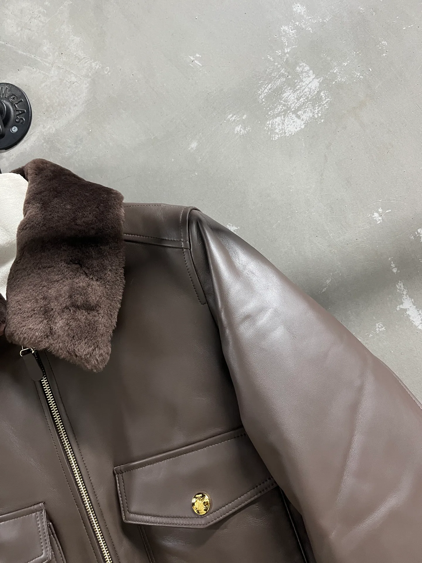 Кожаные Куртки И Дублёнки Женские Celine 460799