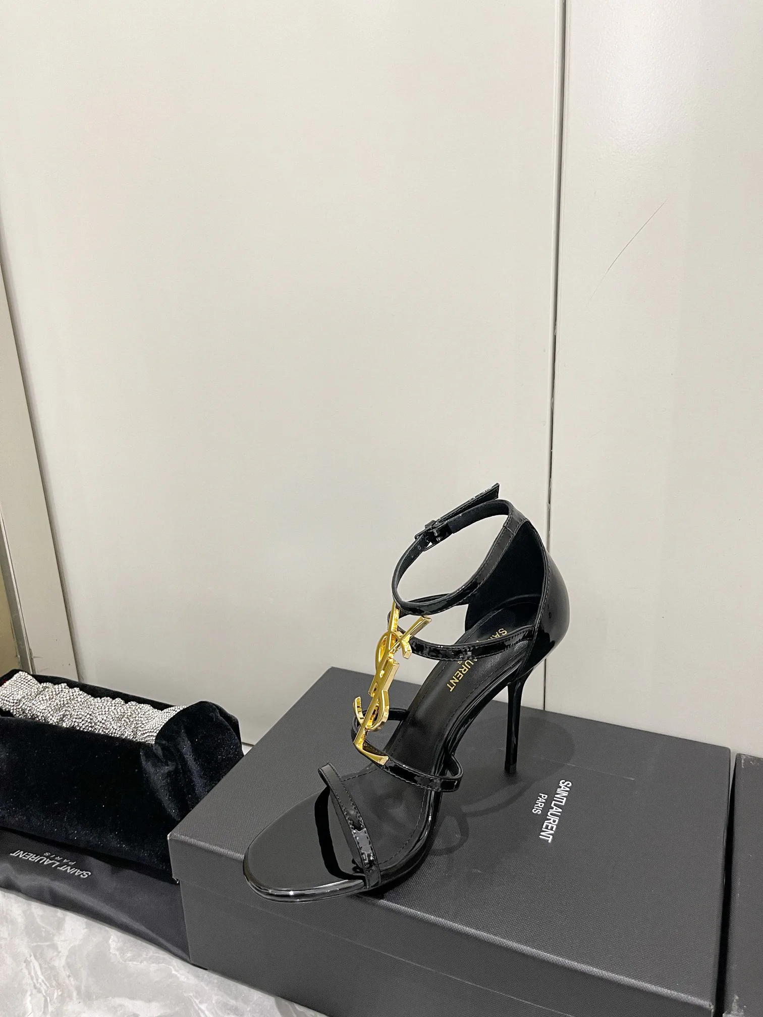 Босоножки Женские Saint Laurent 48797