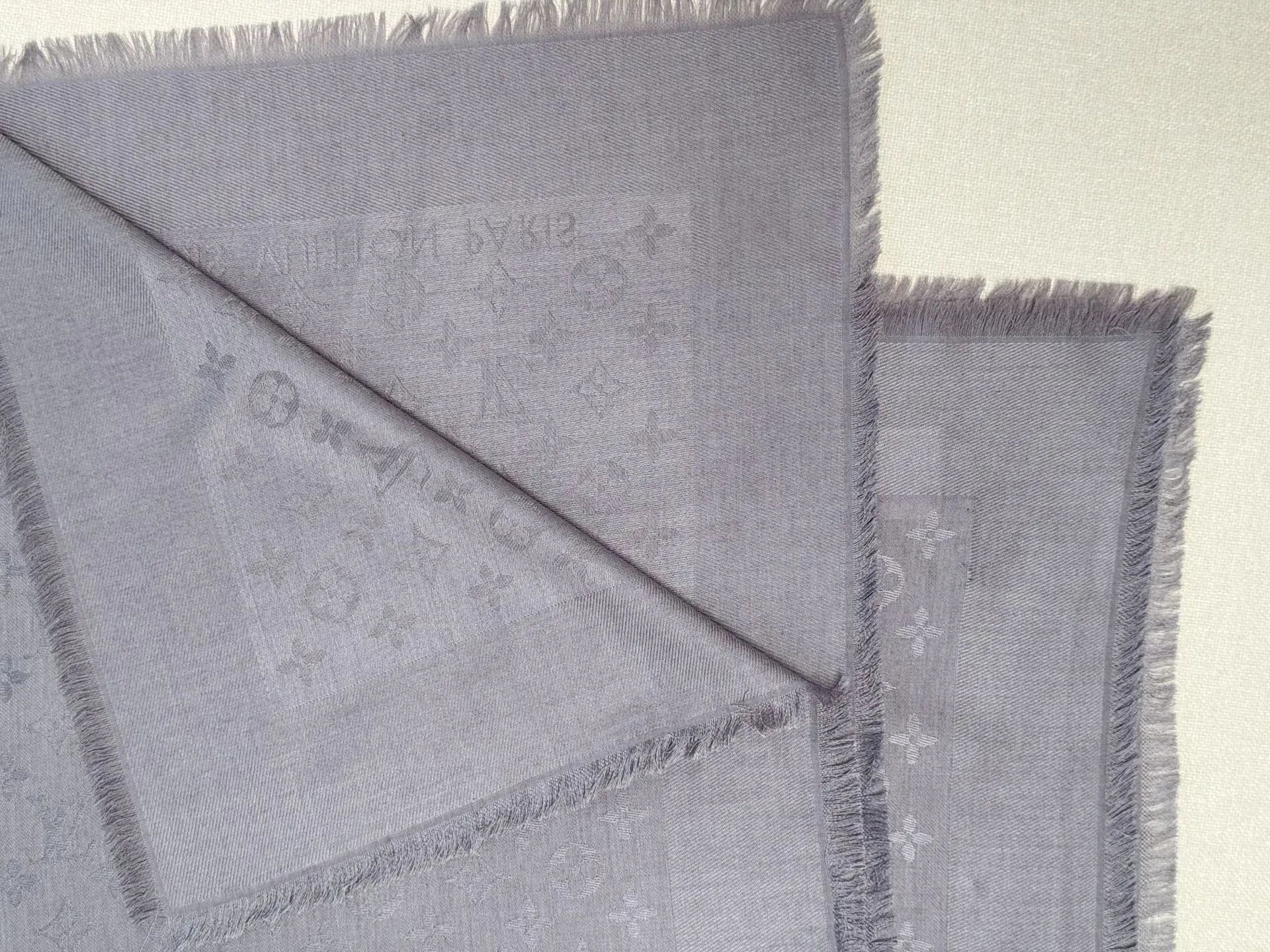 Шарфы Louis Vuitton 437765