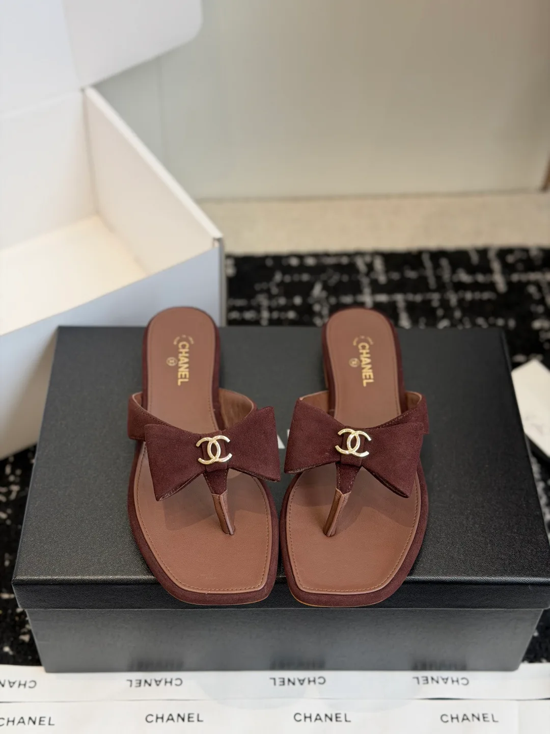 Шлепанцы Женские Chanel 17740570