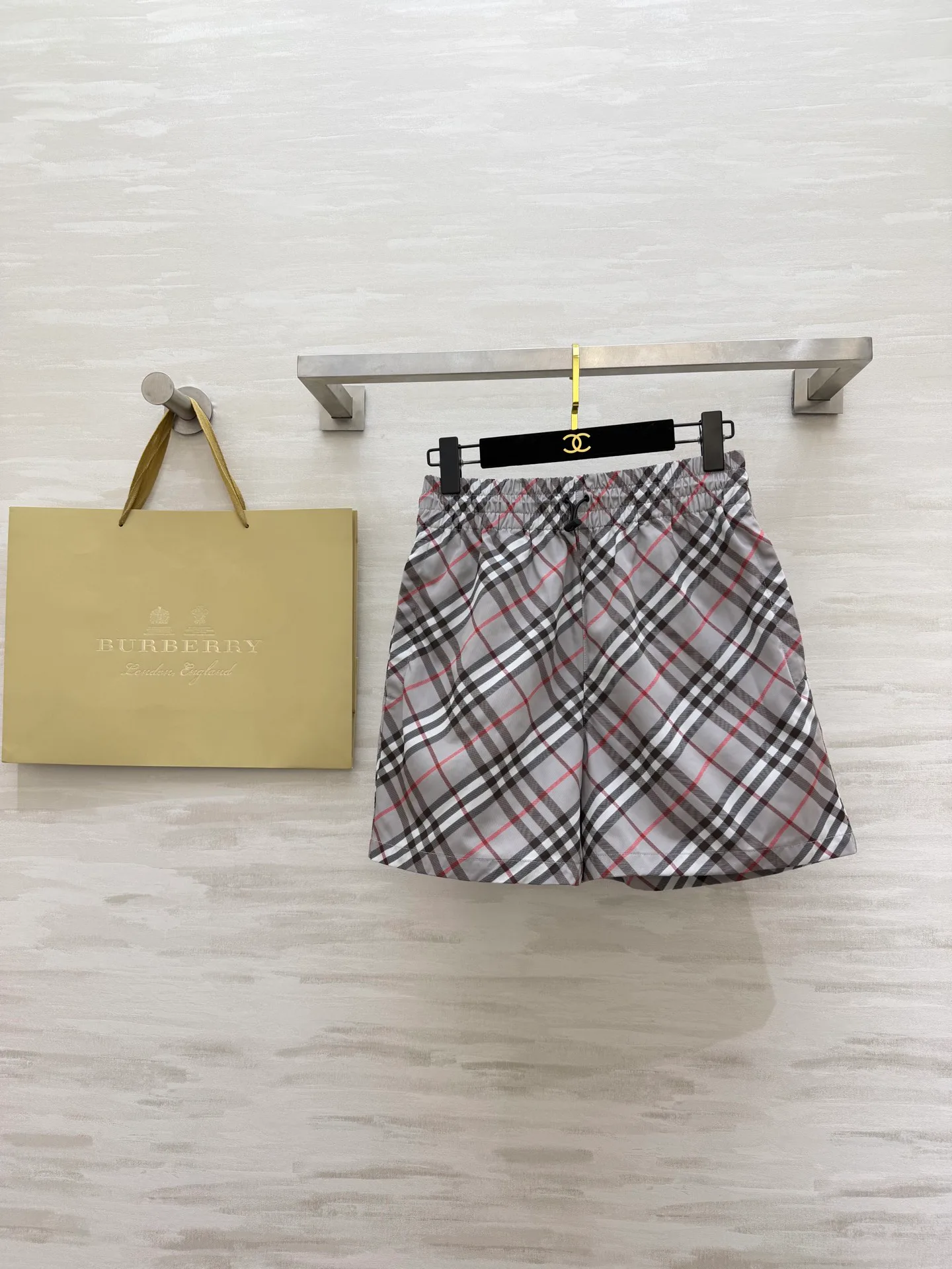 Шорты Женские Burberry 11272117