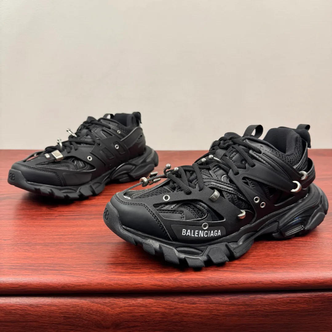 Кроссовки Женские Balenciaga 13216475