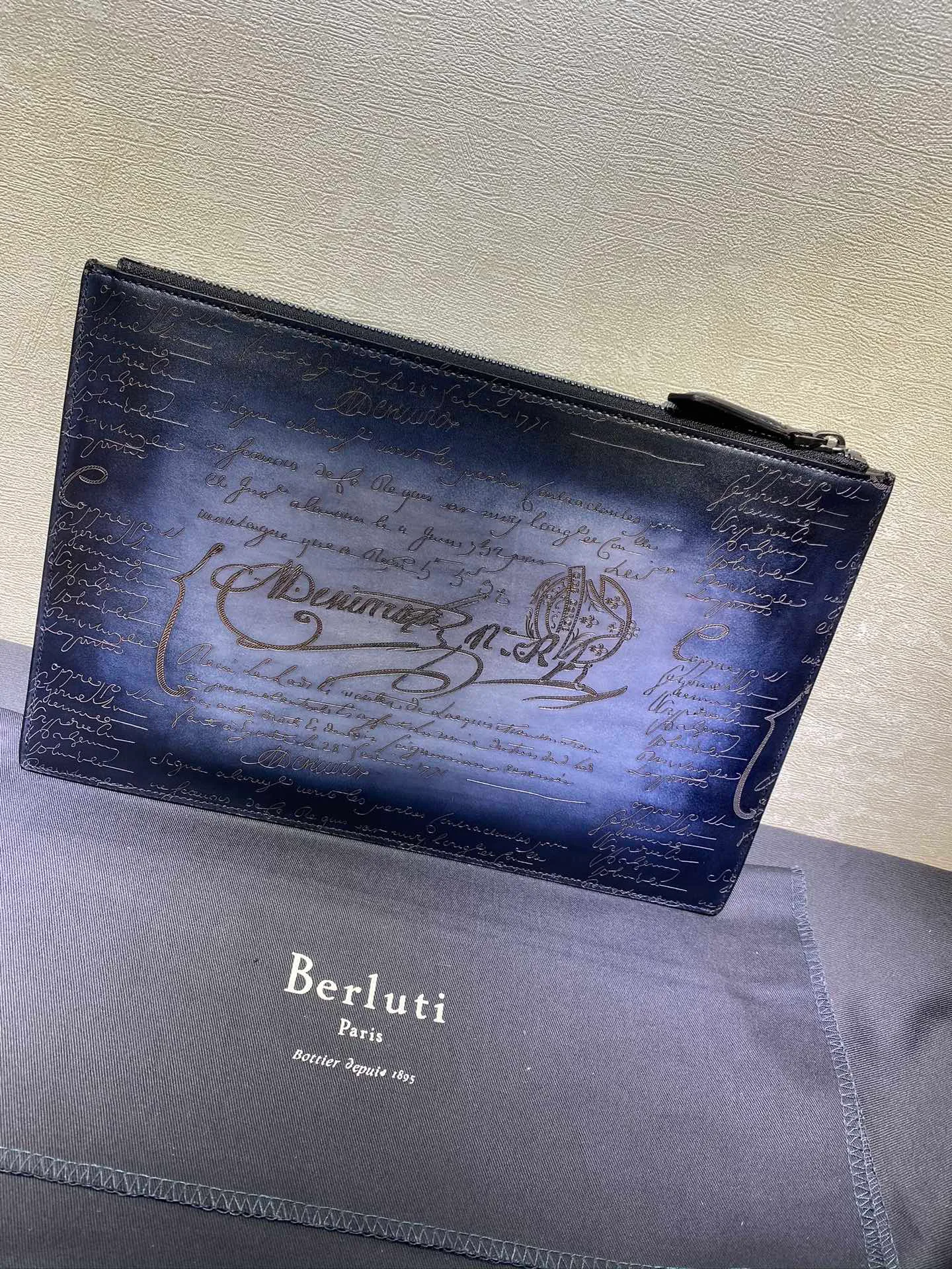 Клатчи Женские Berluti 11509563