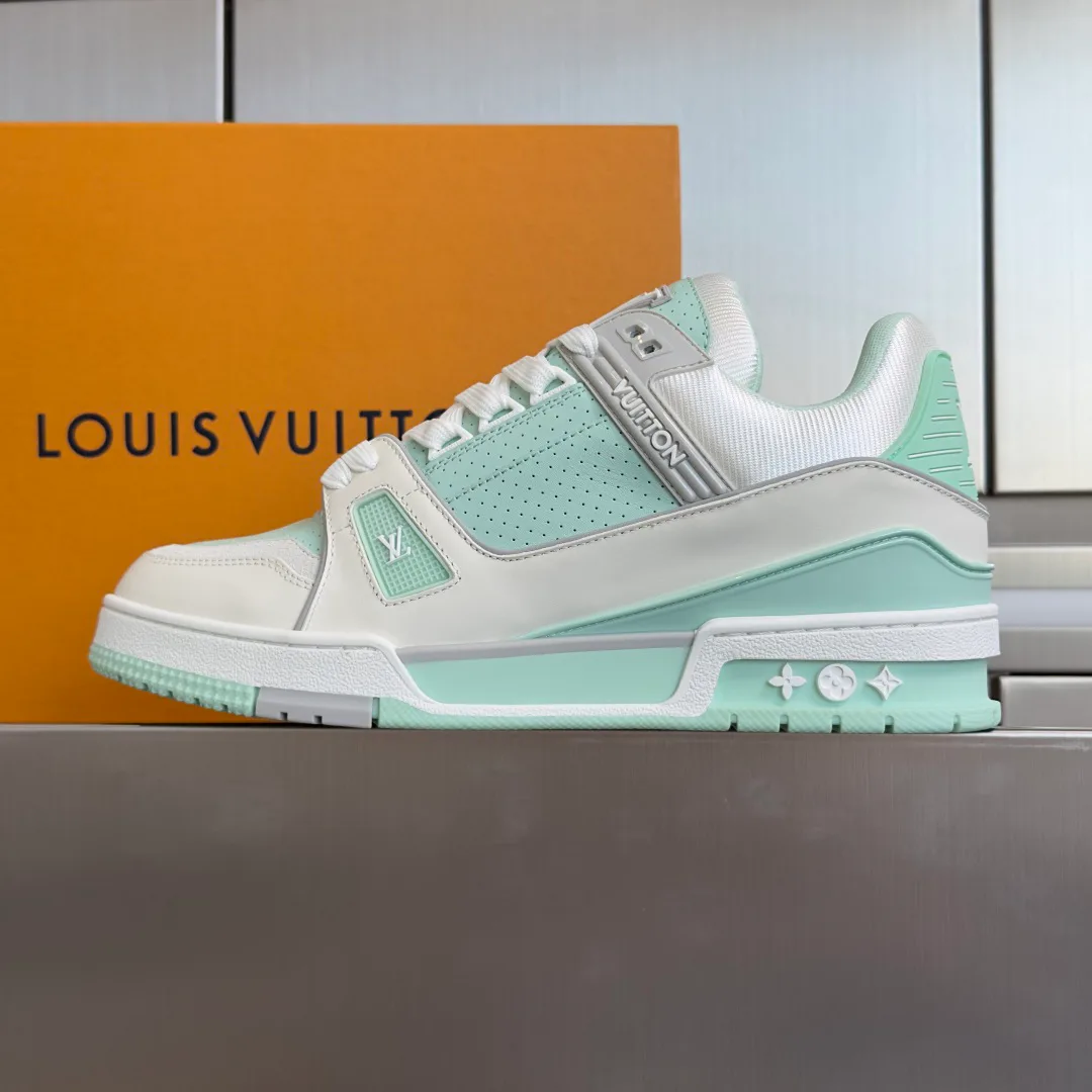 Кроссовки Женские Louis Vuitton 17483745