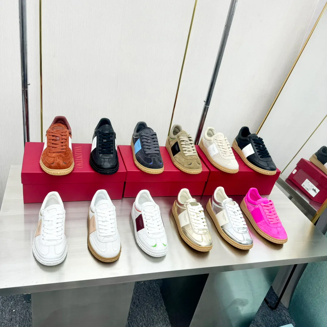 Кроссовки Женские Valentino 17904310