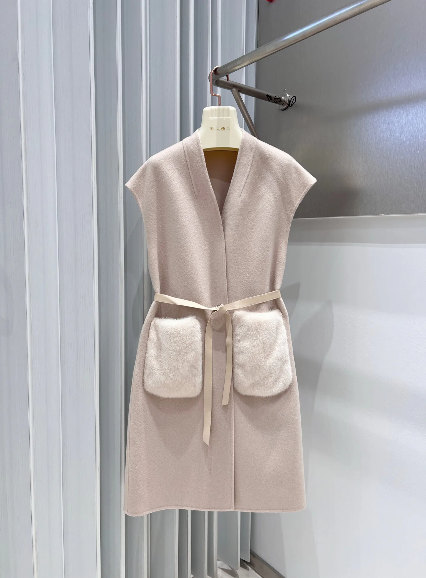 Жилеты Женские Loro Piana 18172520