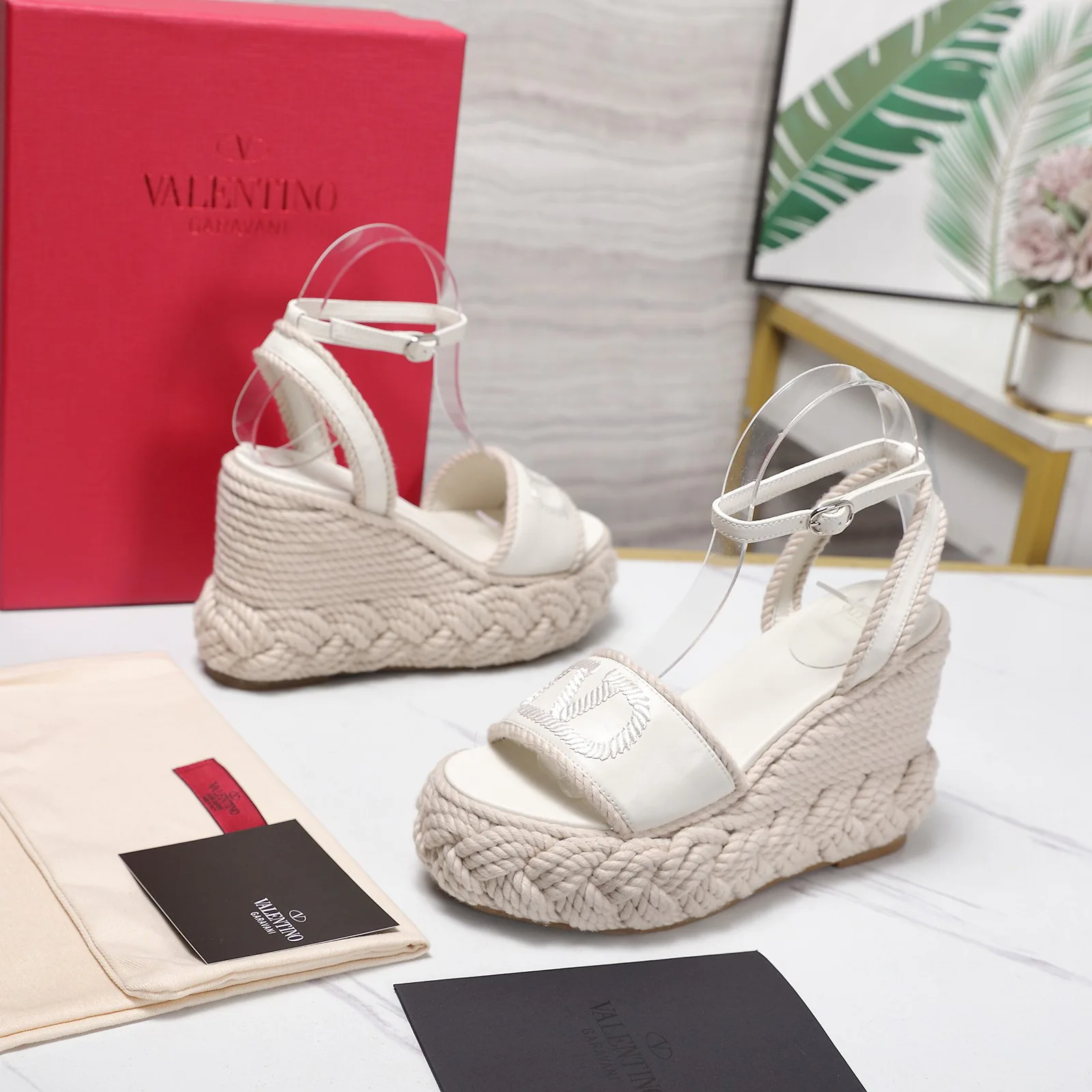 Босоножки Женские Valentino 17371716