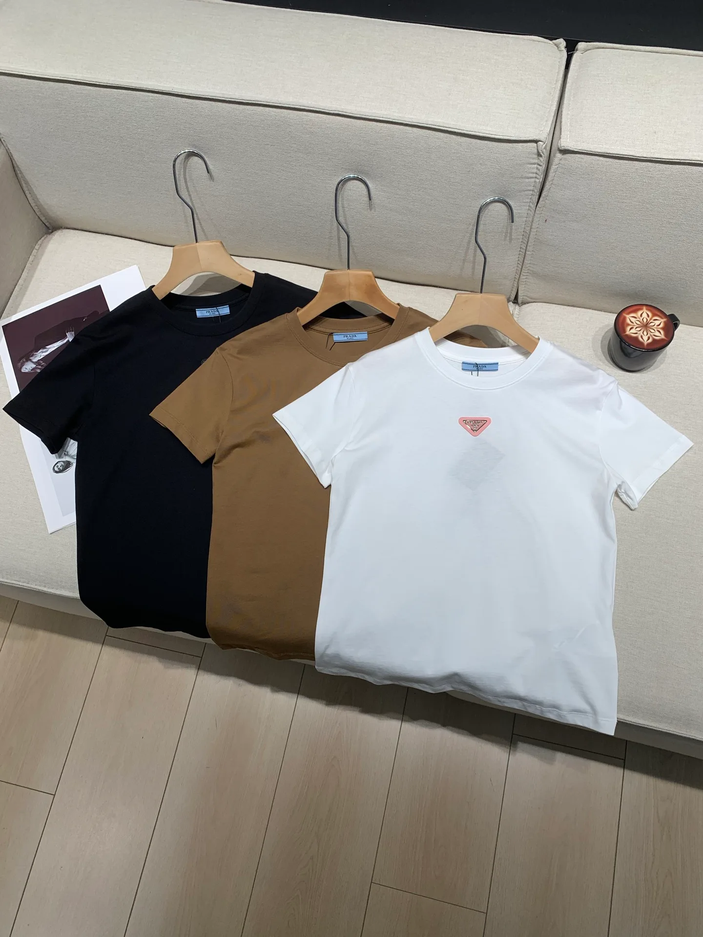 Футболки Женские Prada 6213927