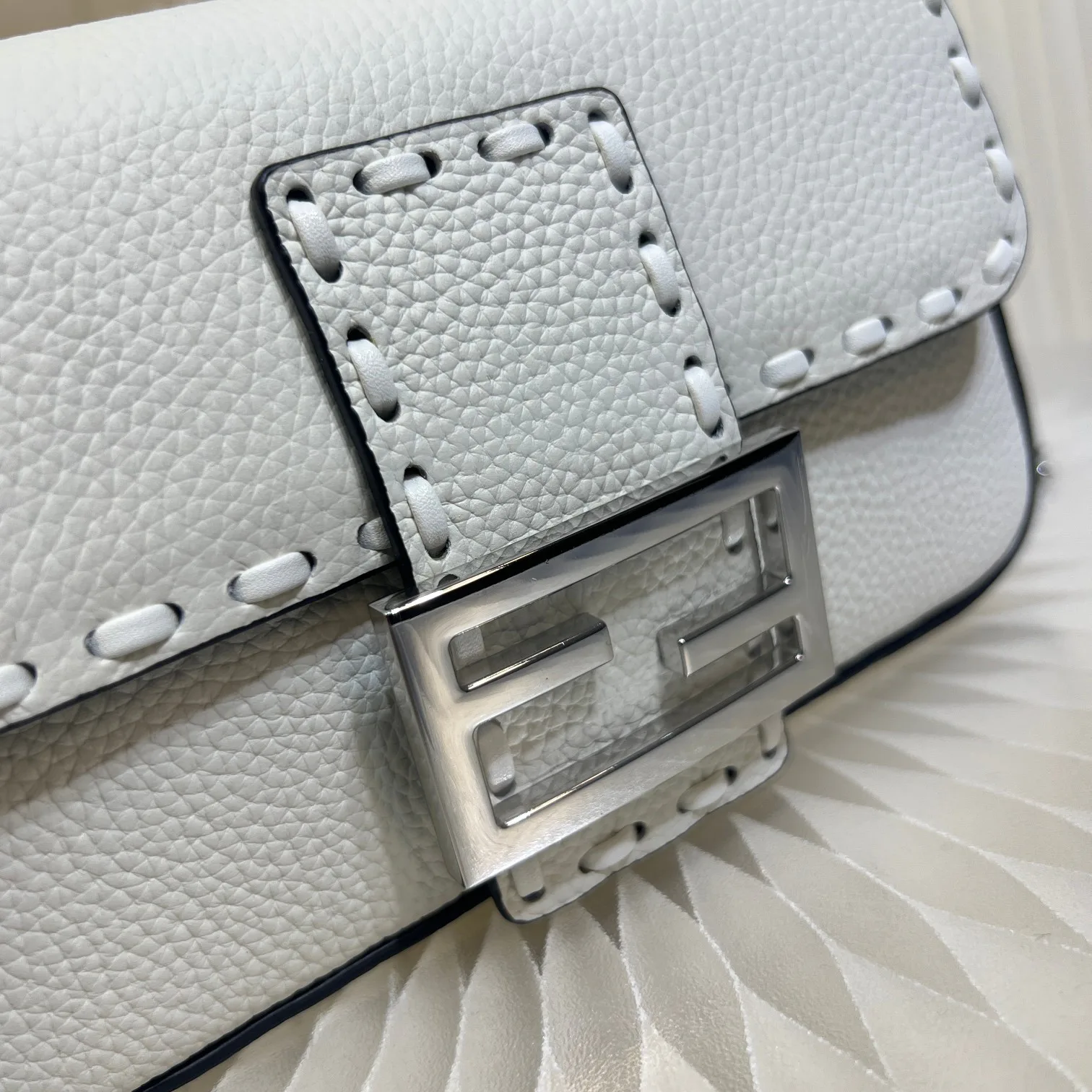 Классические Сумки Женские Fendi 12718231