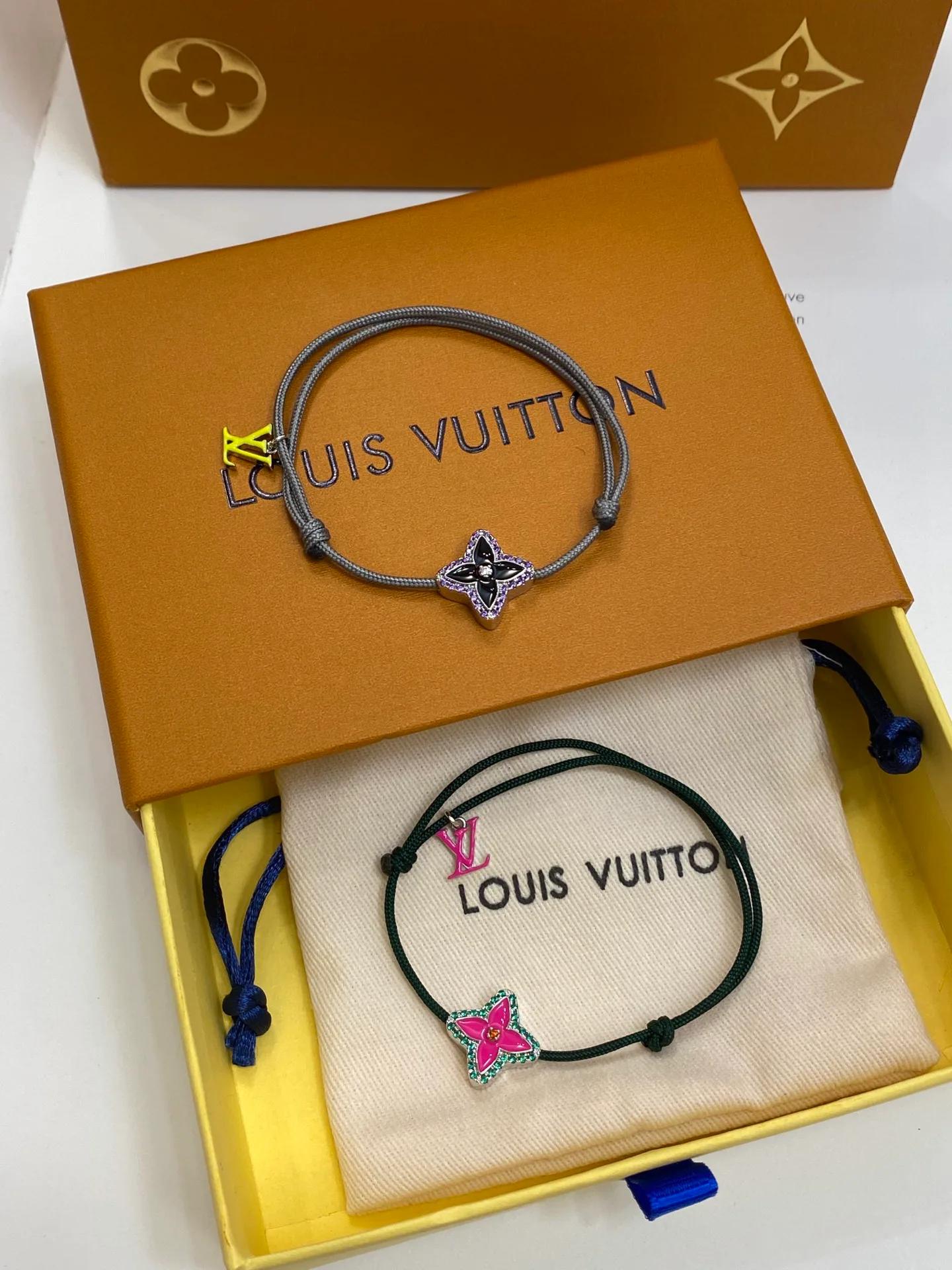 Бижутерия Louis Vuitton 17819355