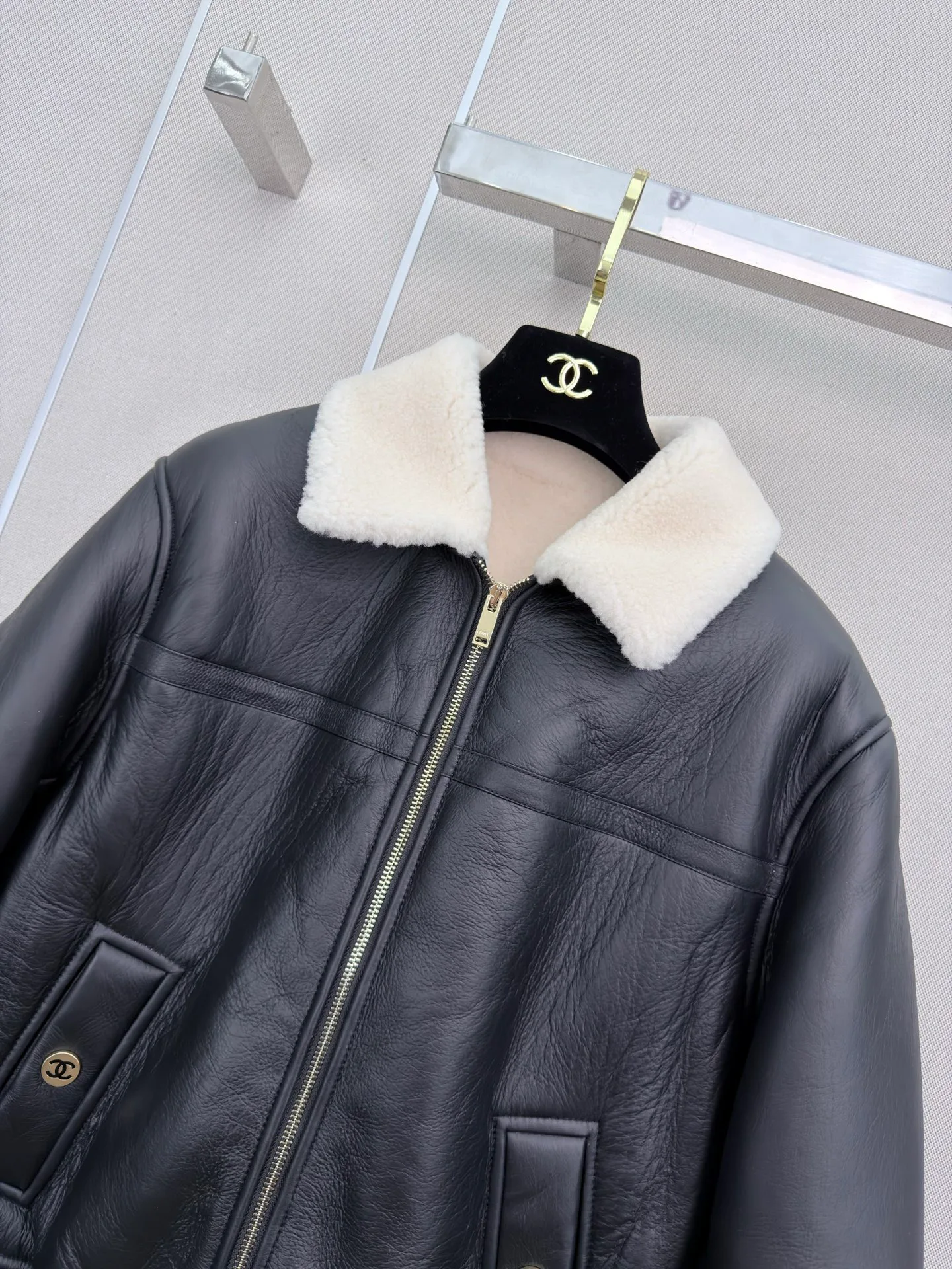 Кожаные Куртки И Дублёнки Женские Chanel 18138046