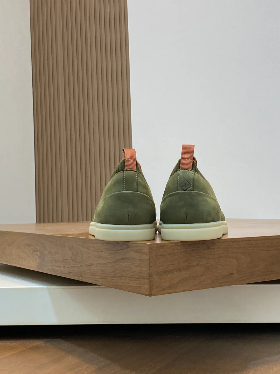 Кроссовки Мужские Loro Piana 18078931
