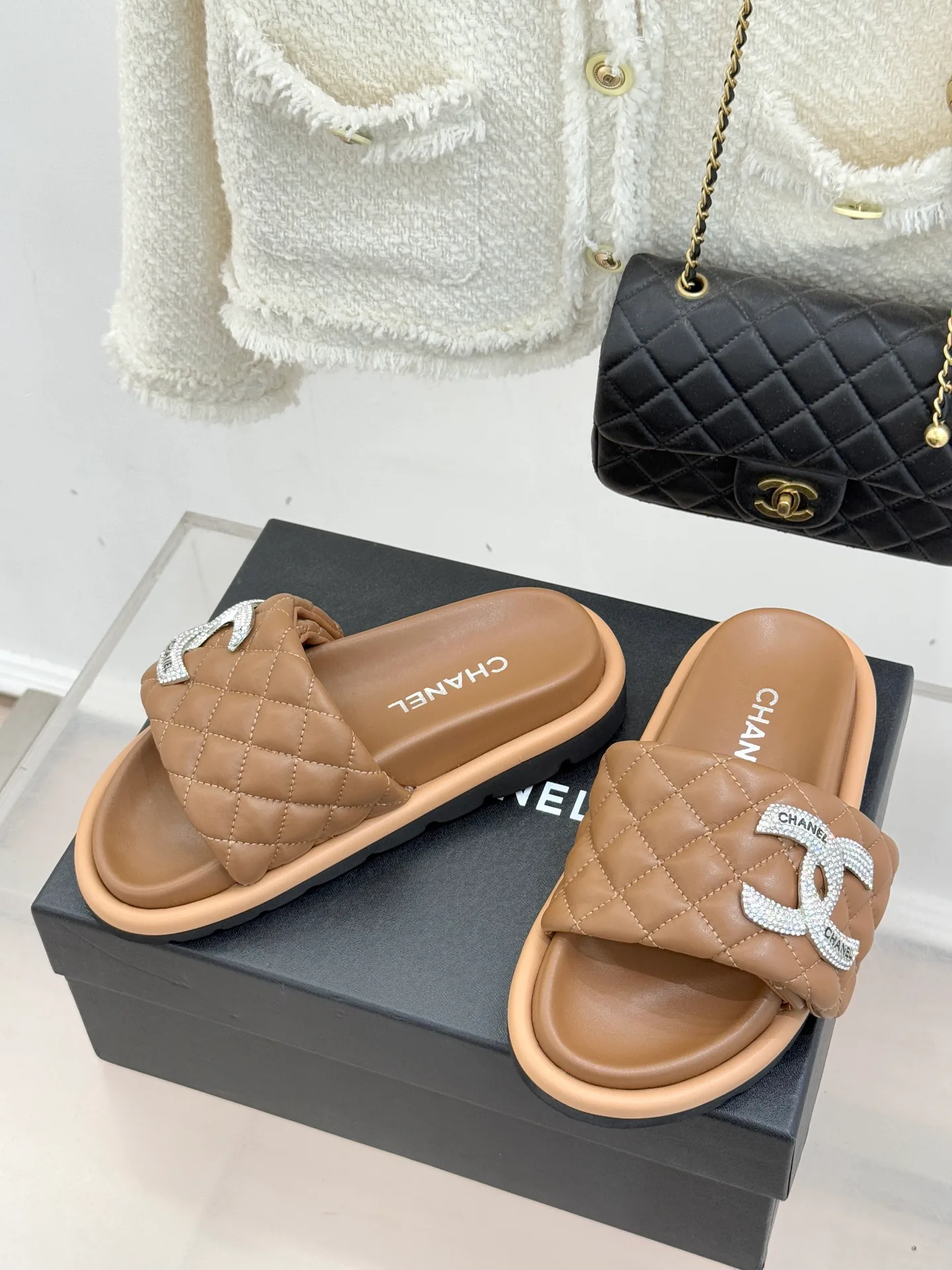 Шлепанцы Женские Chanel 11167417