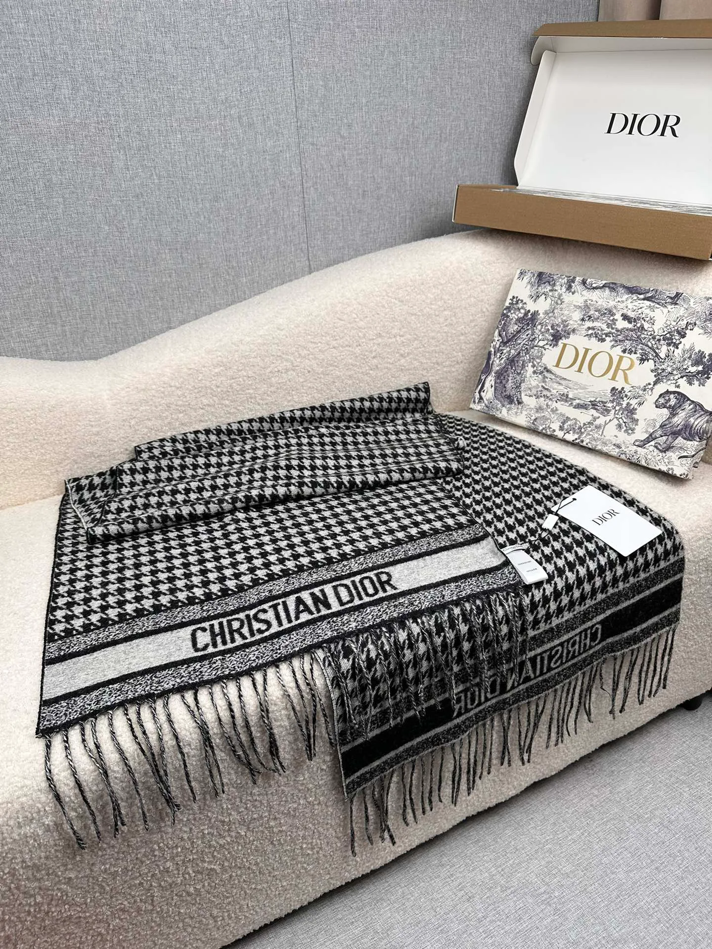 Шарфы Christian Dior 18675824