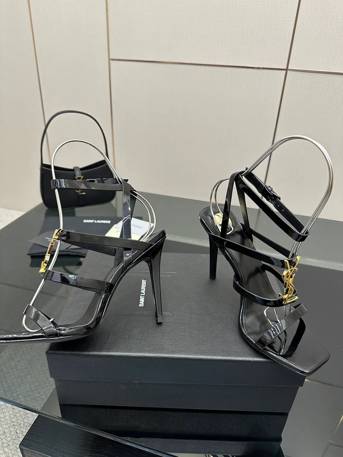 Босоножки Женские Saint Laurent 13164403