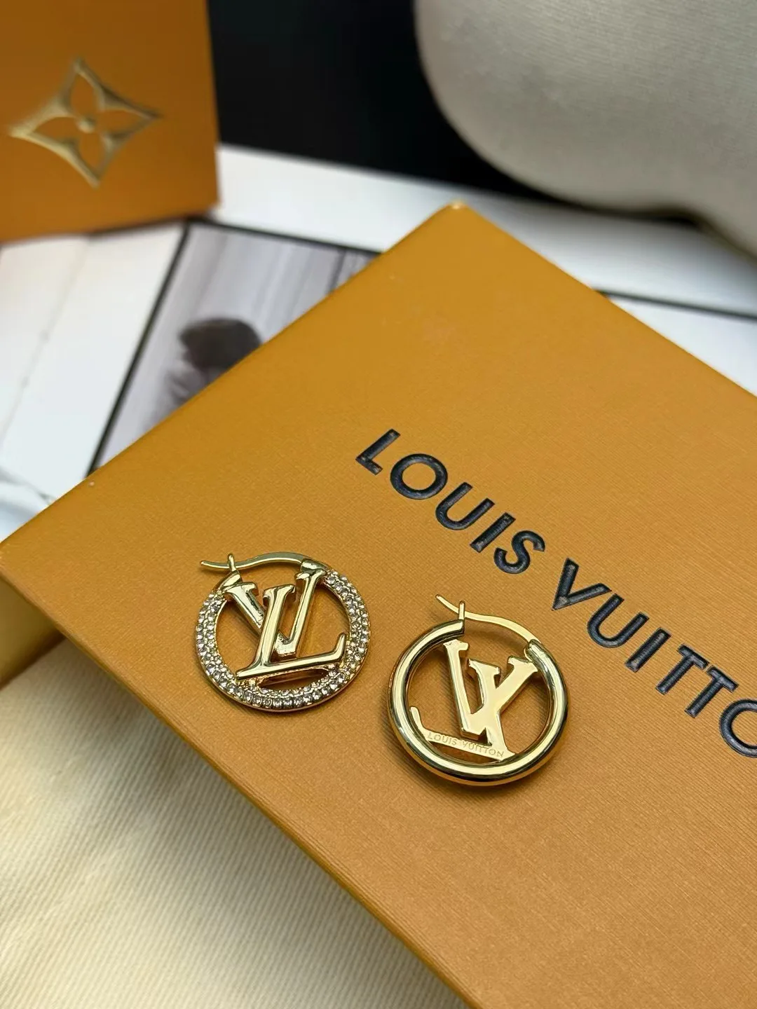 Бижутерия Louis Vuitton 18555893