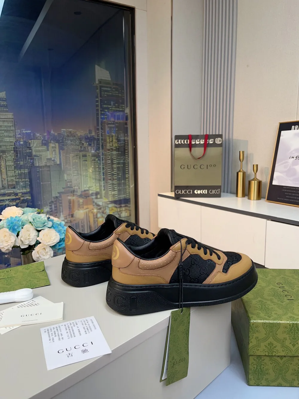 Кроссовки Женские Gucci 18369648